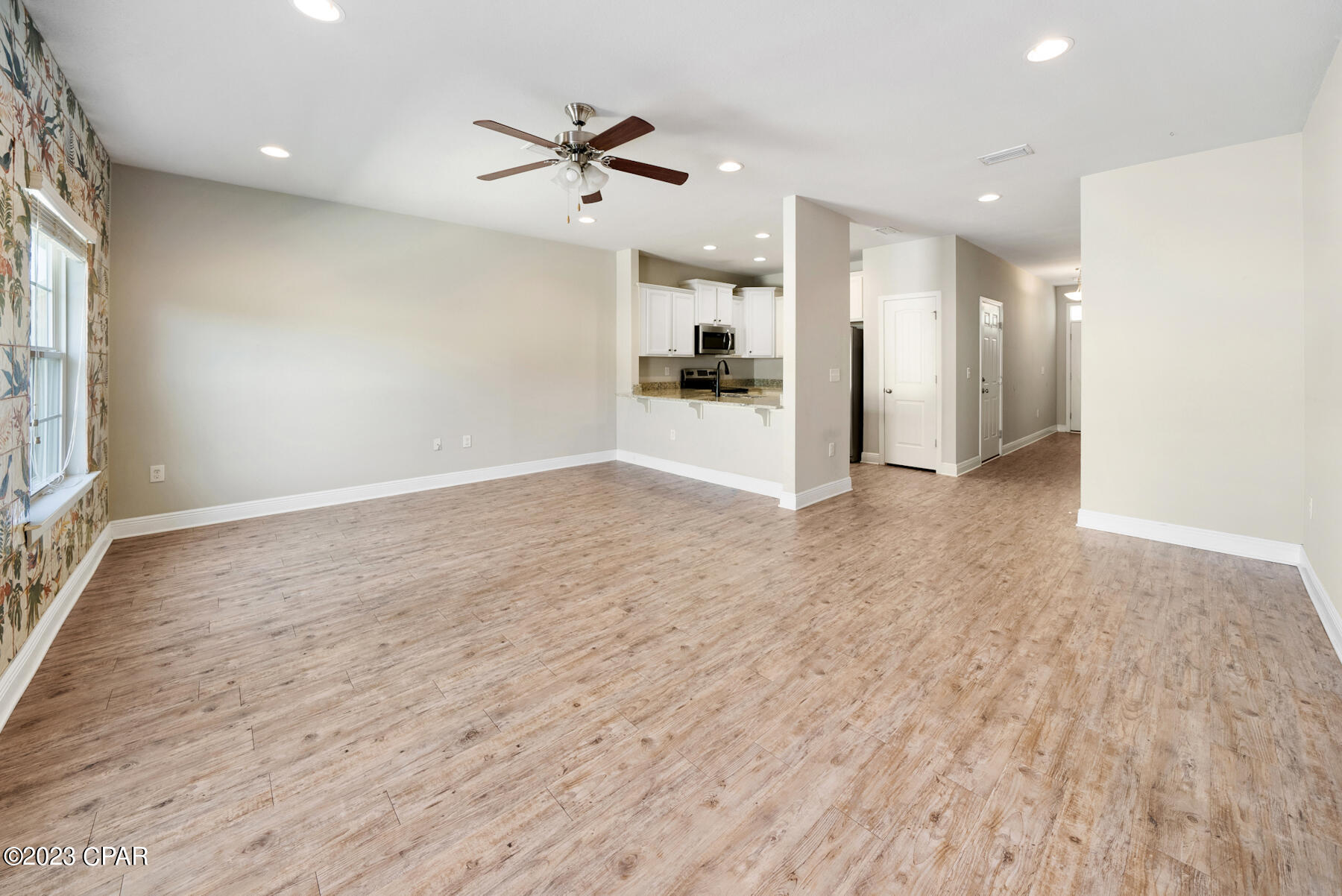 Image 3 For 324 Sand Oak Boulevard