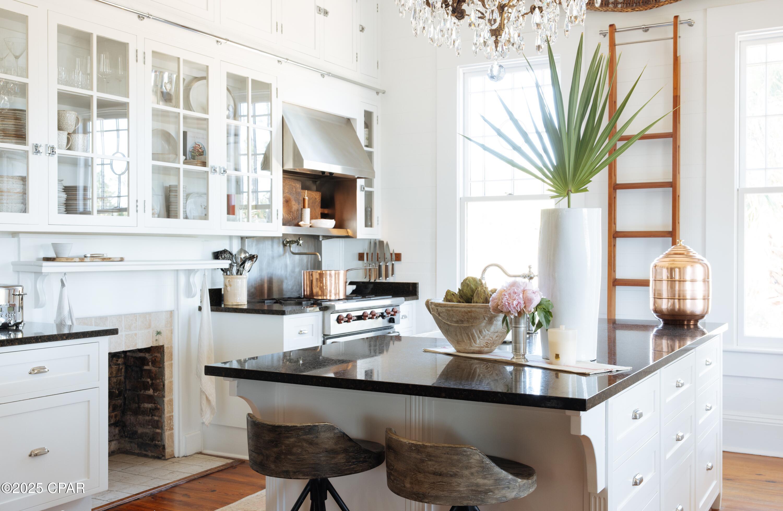 Listing photo id 12 for 1316 Indian Pass Road