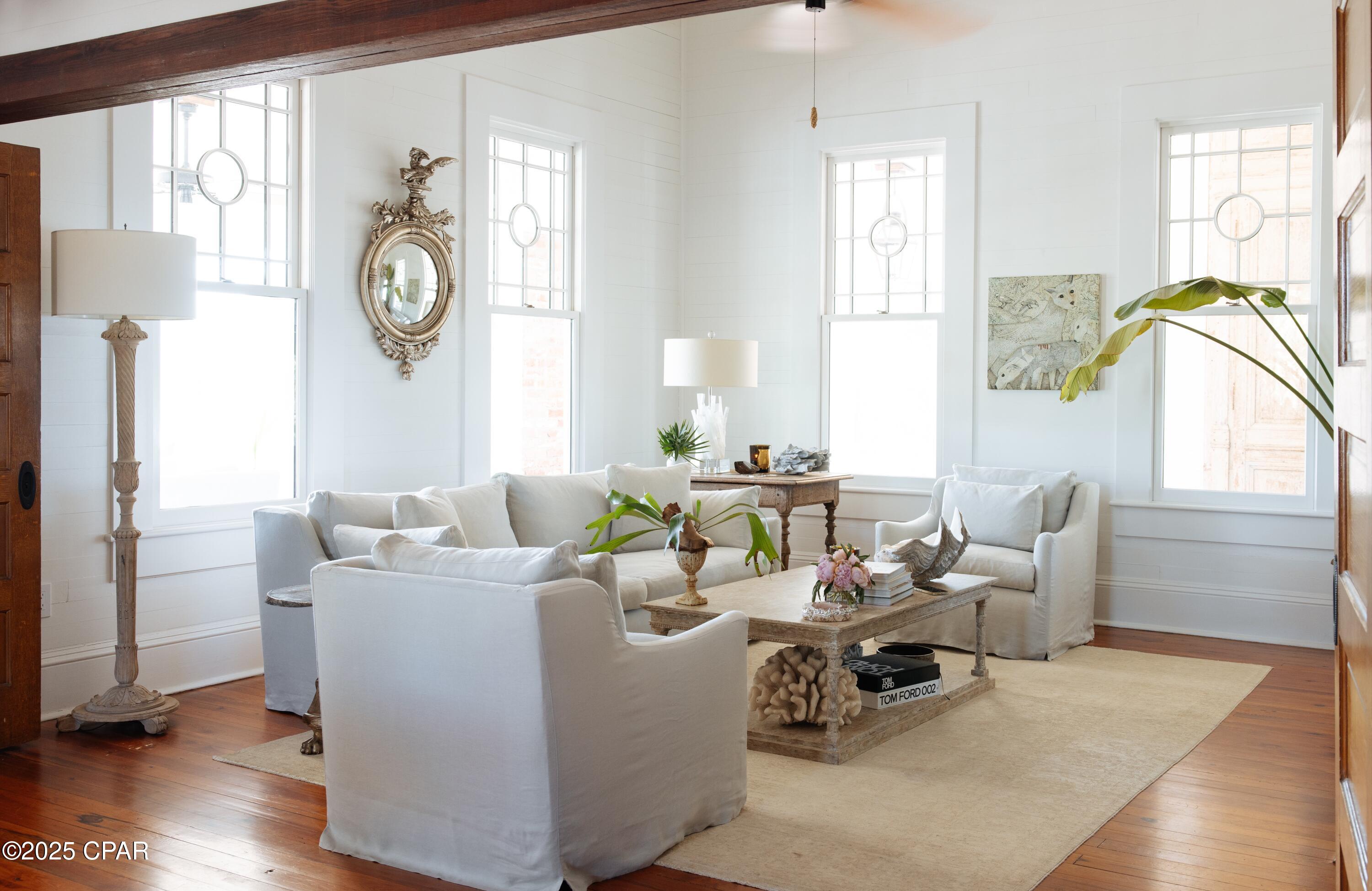 Listing photo id 13 for 1316 Indian Pass Road