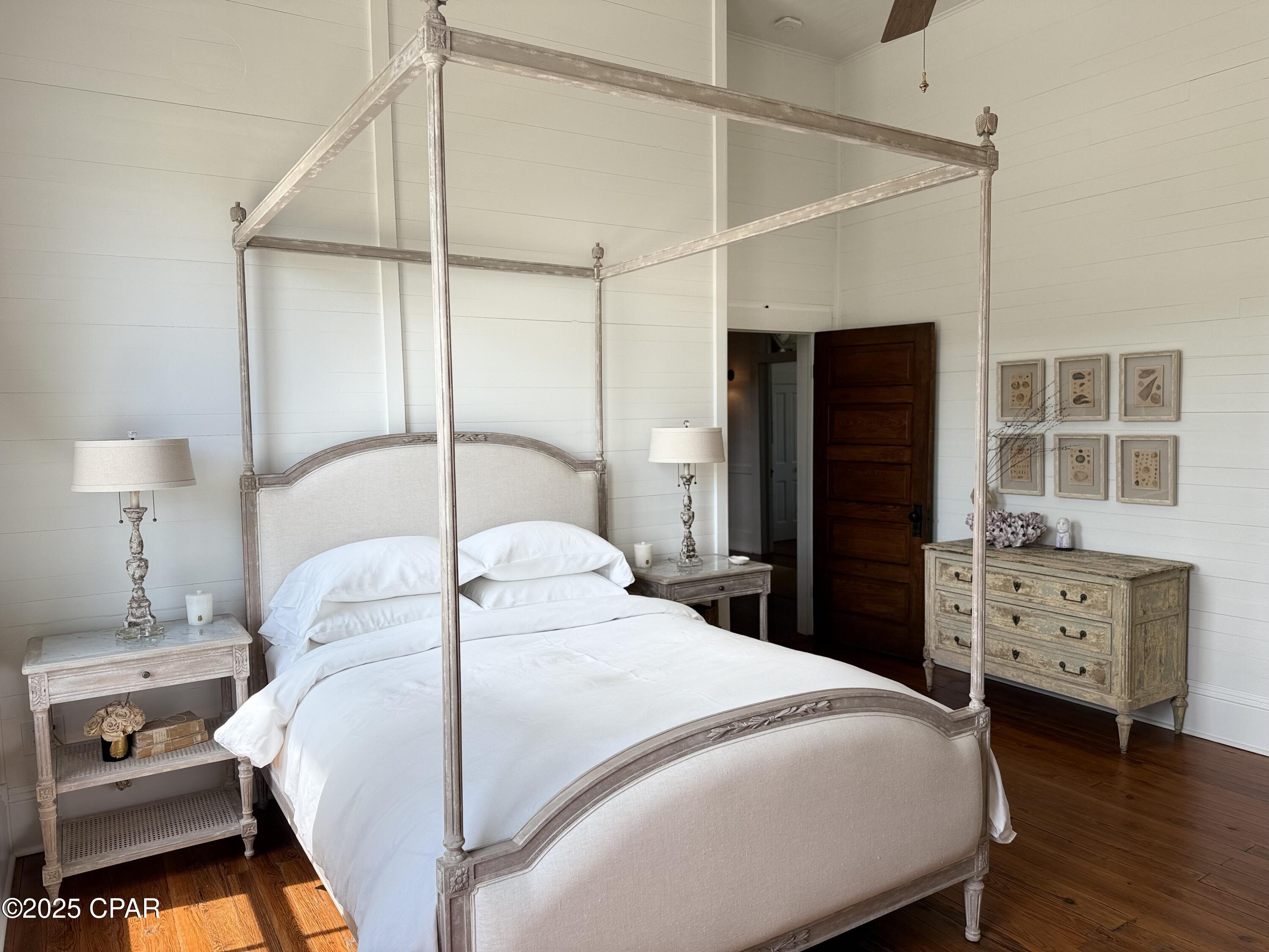 Listing photo id 19 for 1316 Indian Pass Road