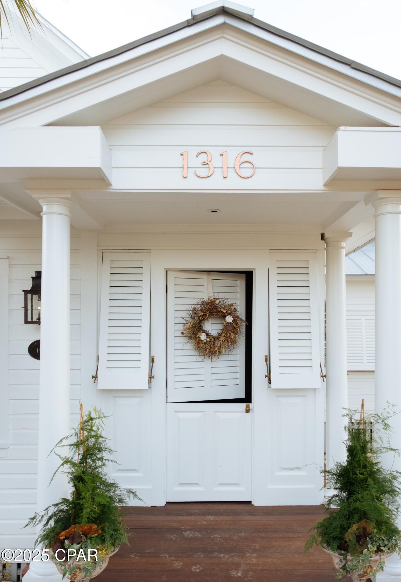 Listing photo id 2 for 1316 Indian Pass Road