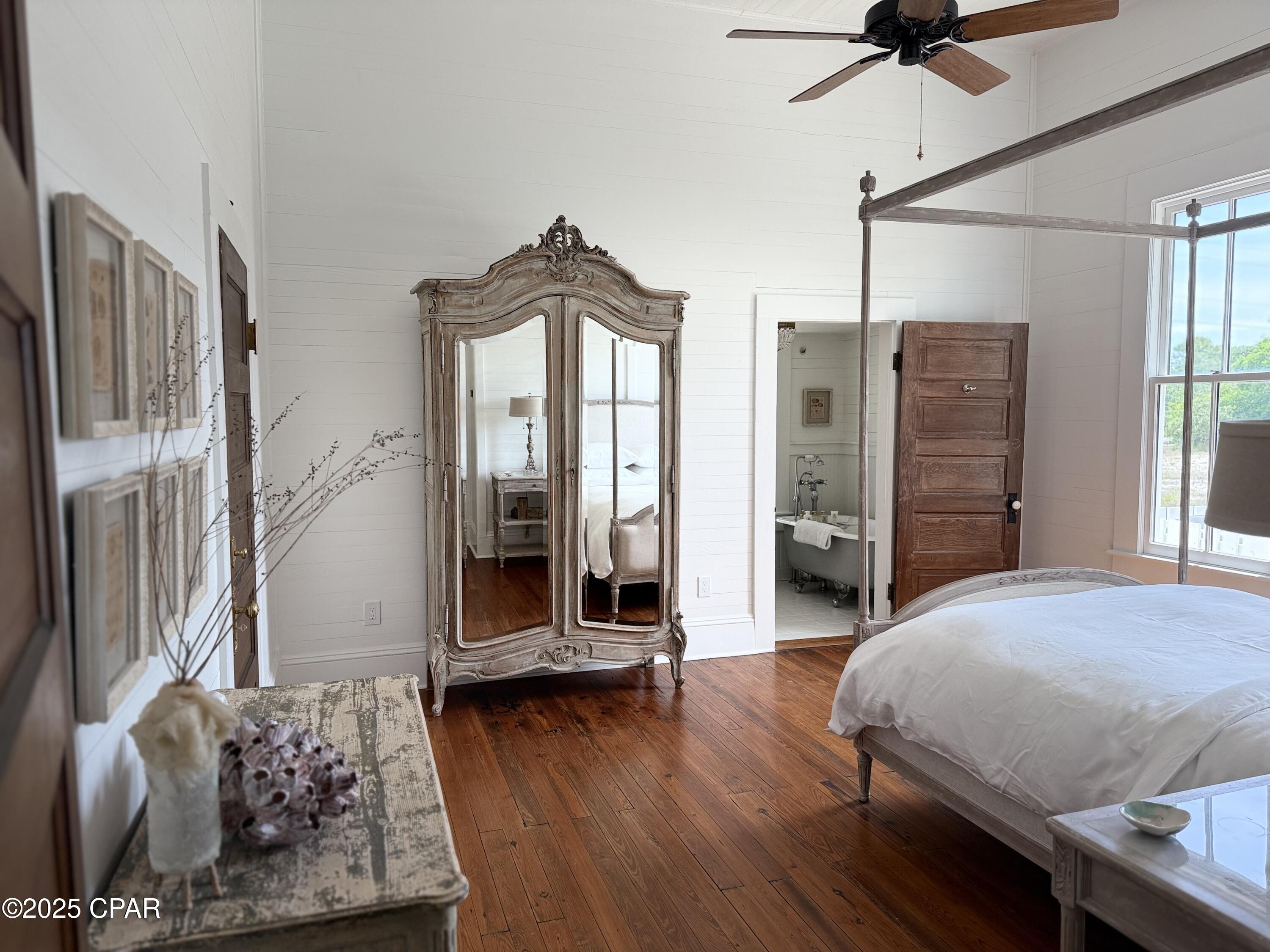 Listing photo id 20 for 1316 Indian Pass Road