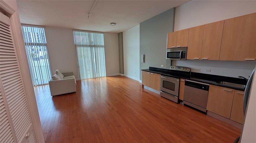 The Lofts At Hollywood St