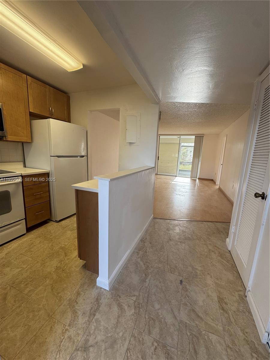 Sunrise Lakes 43 Condo