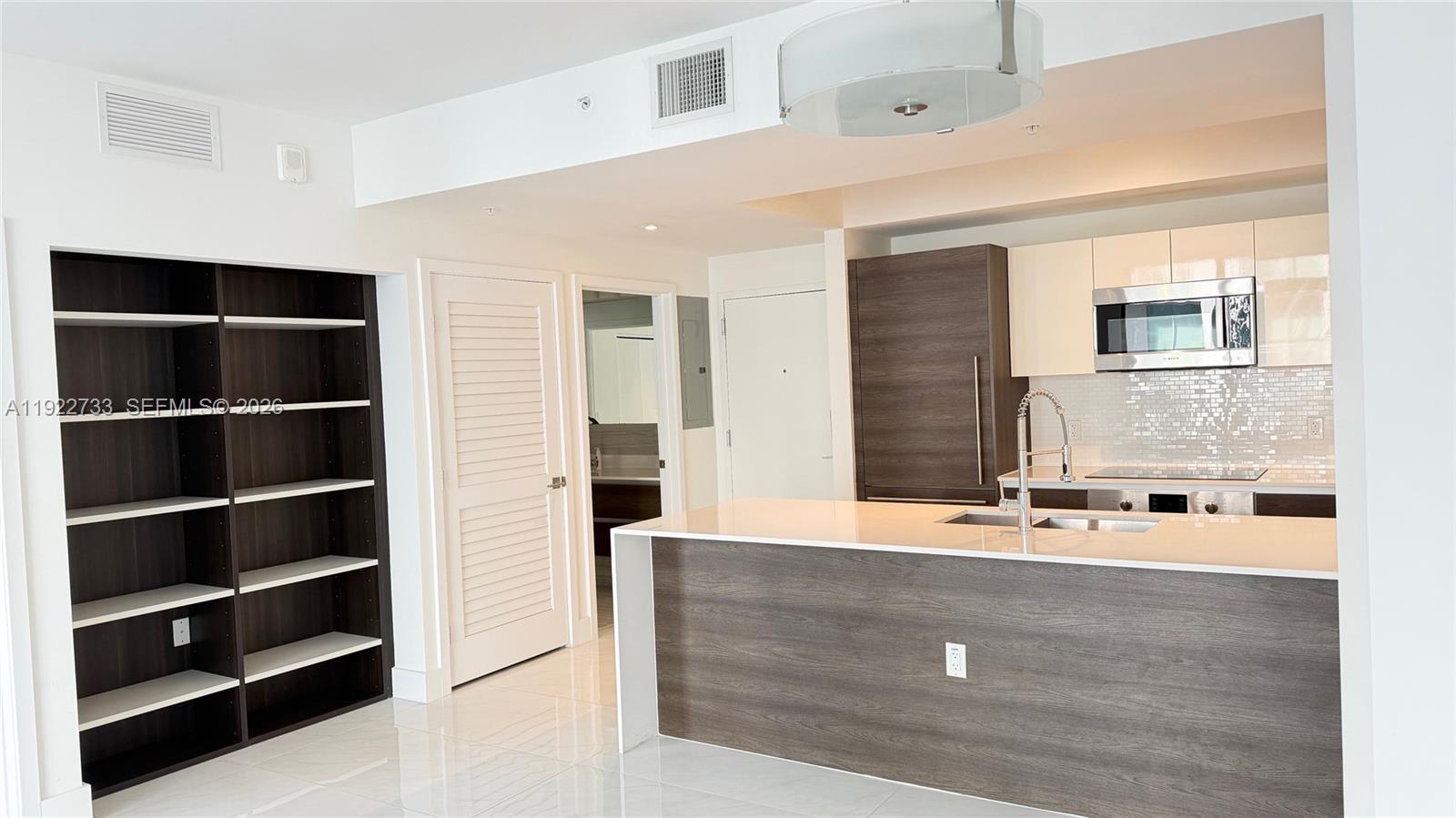 Great 1Bed unit, new building close to Merrick Park and University of Miami.