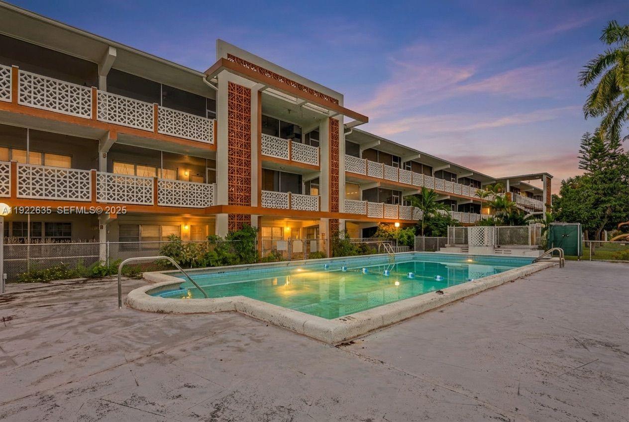 Floridian Arms Condo