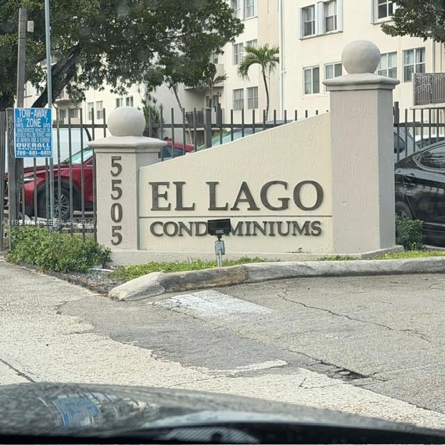 El Lago Condo