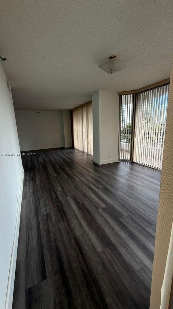 Mystic Pointe Tower 600 C