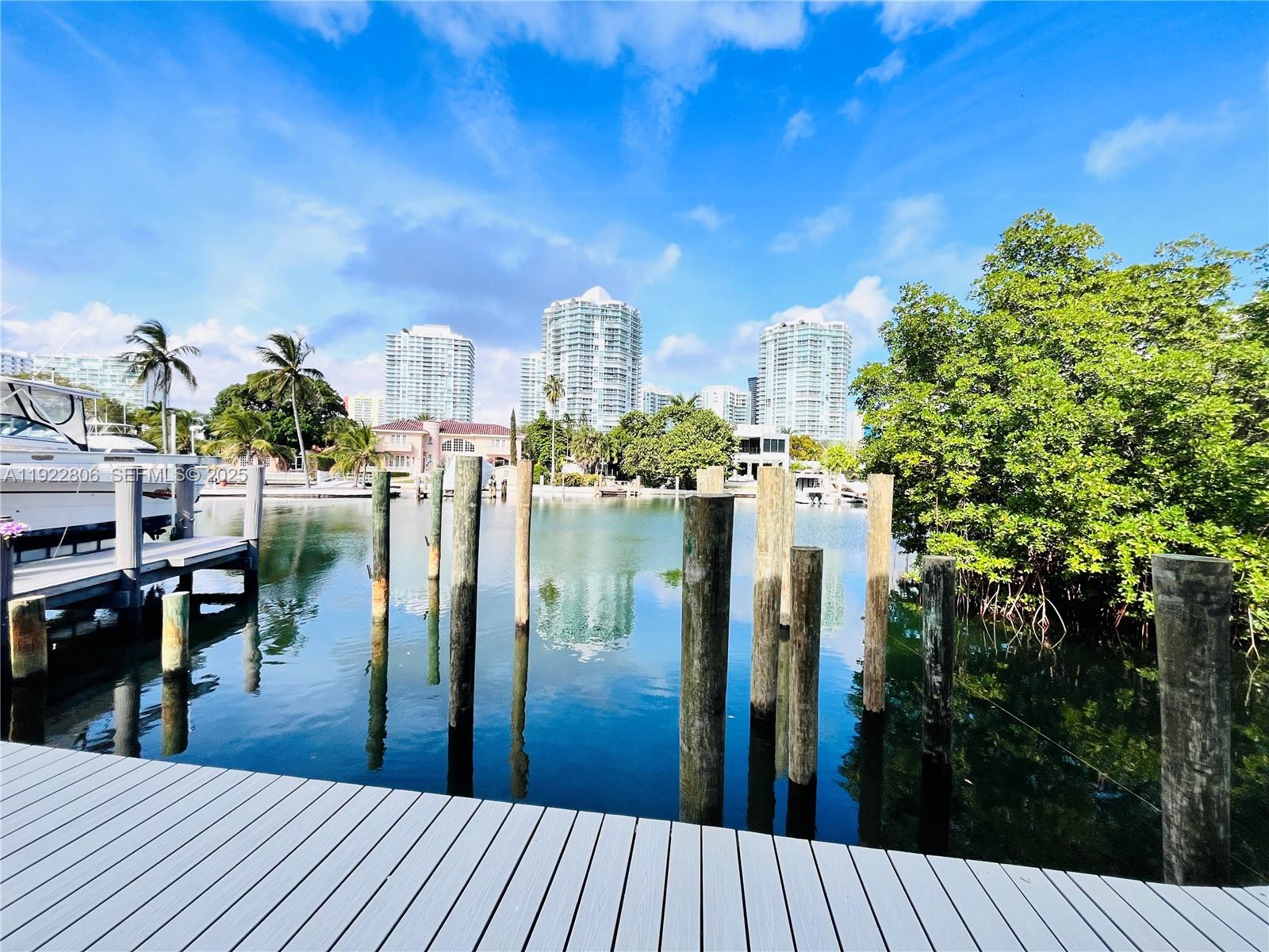 Poinciana Is Yt & Rcq Clu