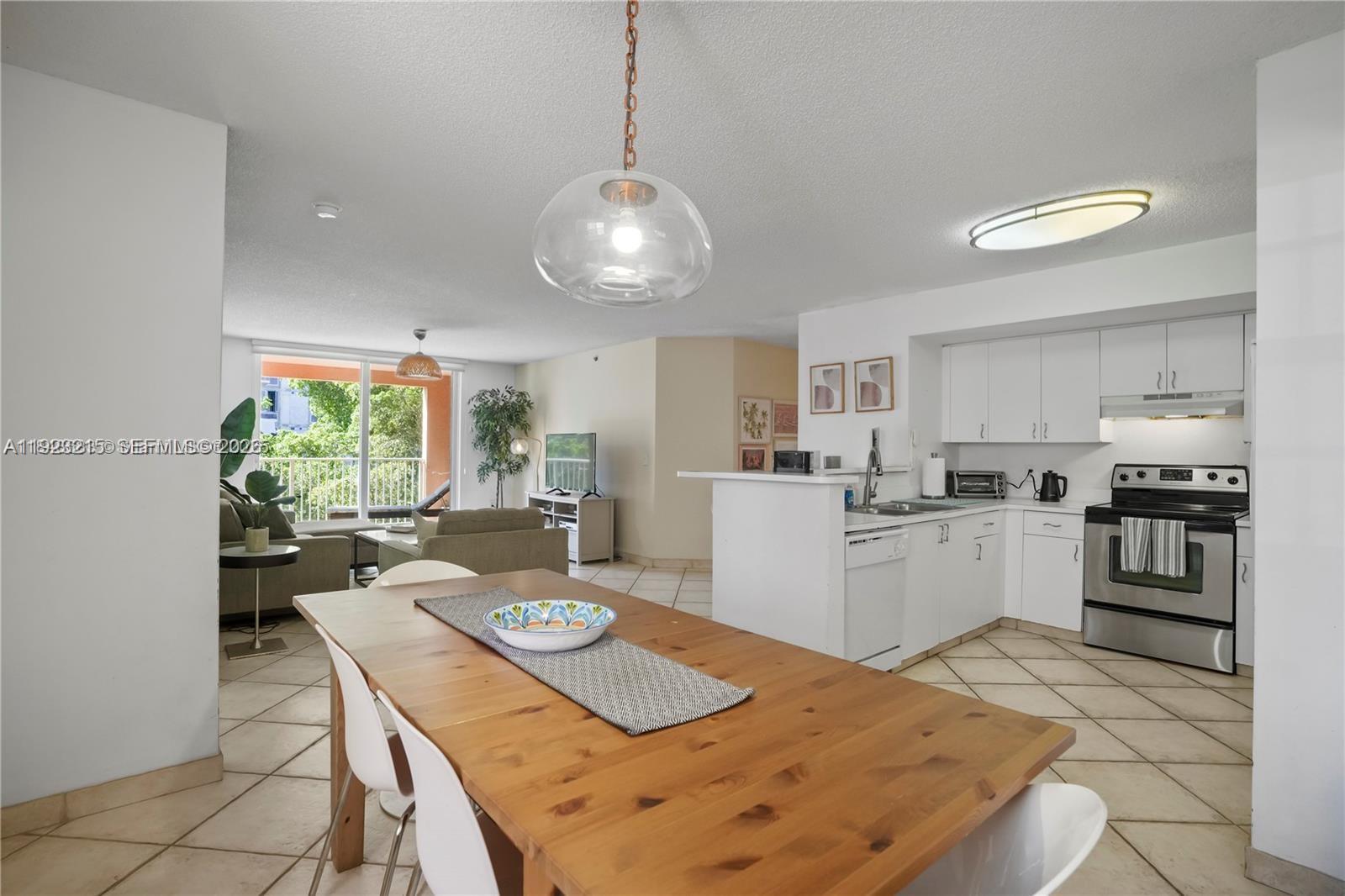 The Yacht Club At Aventur