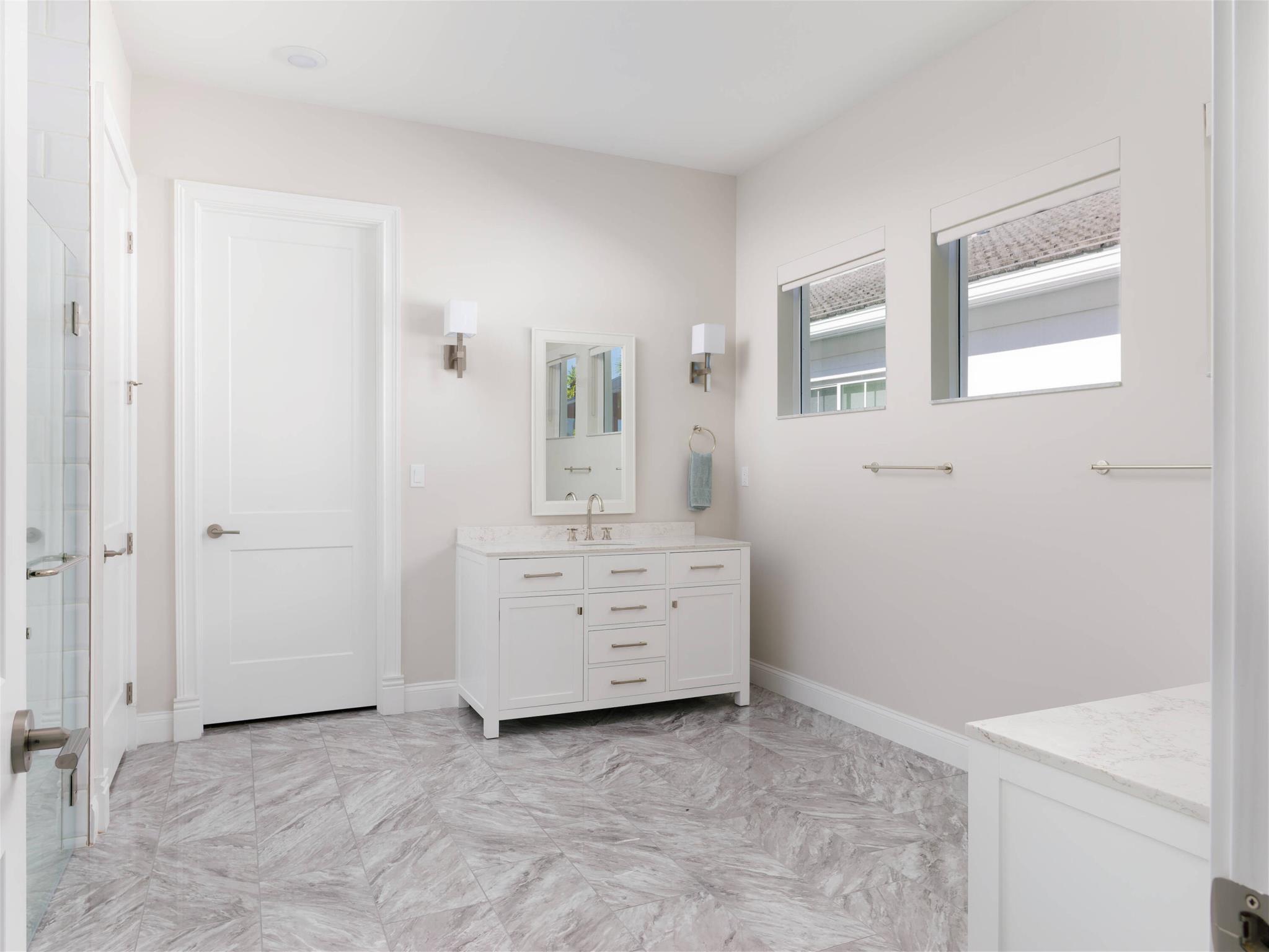 Photo 9 of home located at 12144 Waterstone Circle, Palm Beach Gardens FL