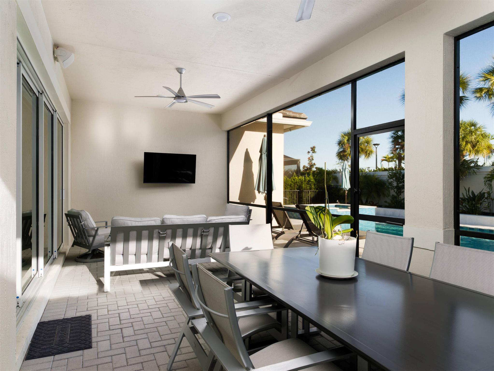 Photo 19 of home located at 12144 Waterstone Circle, Palm Beach Gardens FL