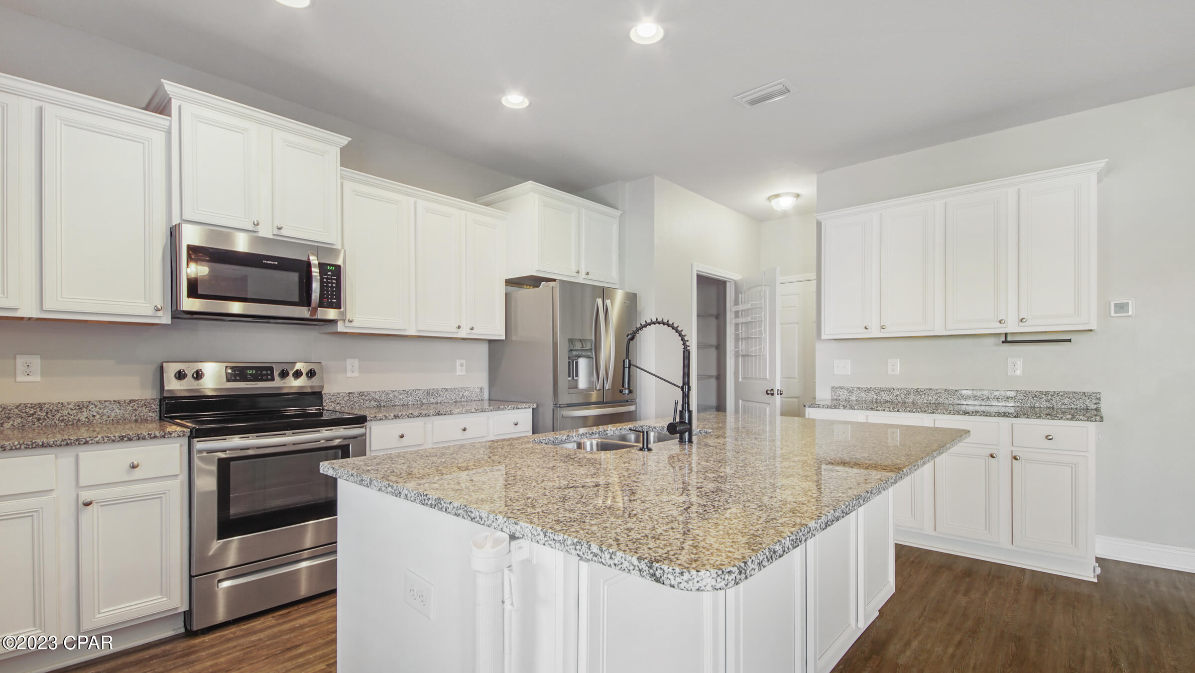 Image 12 For 310 Confidence Way