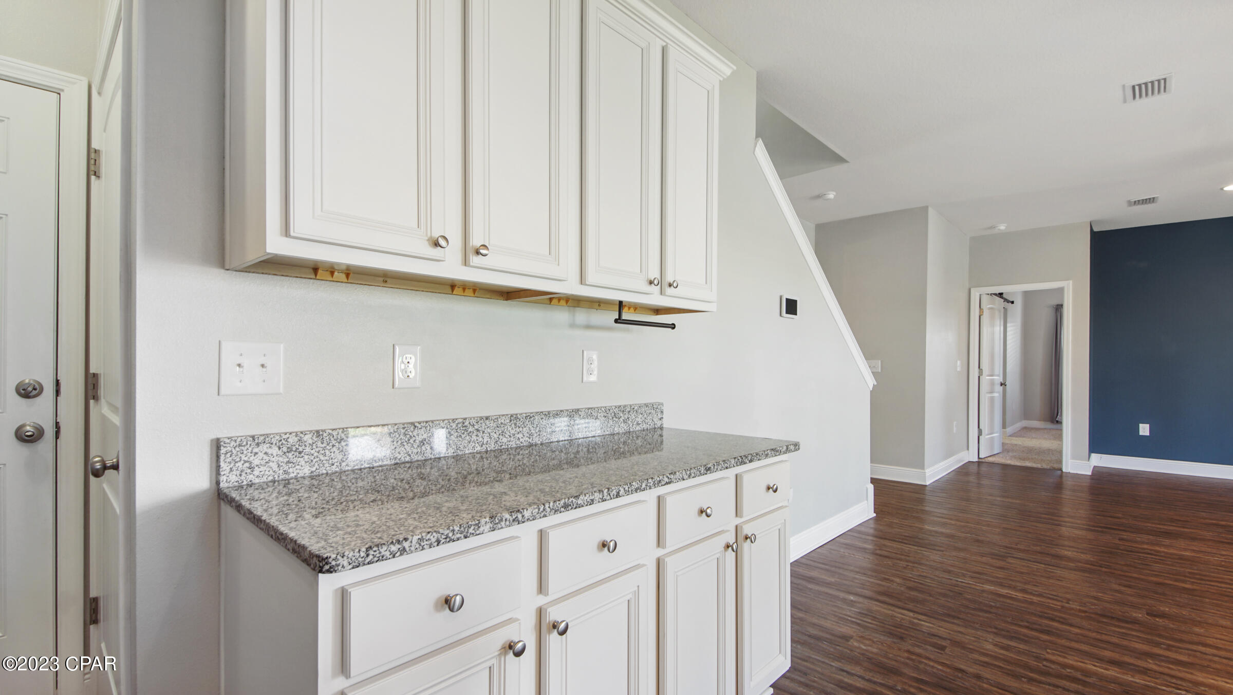 Image 16 For 310 Confidence Way