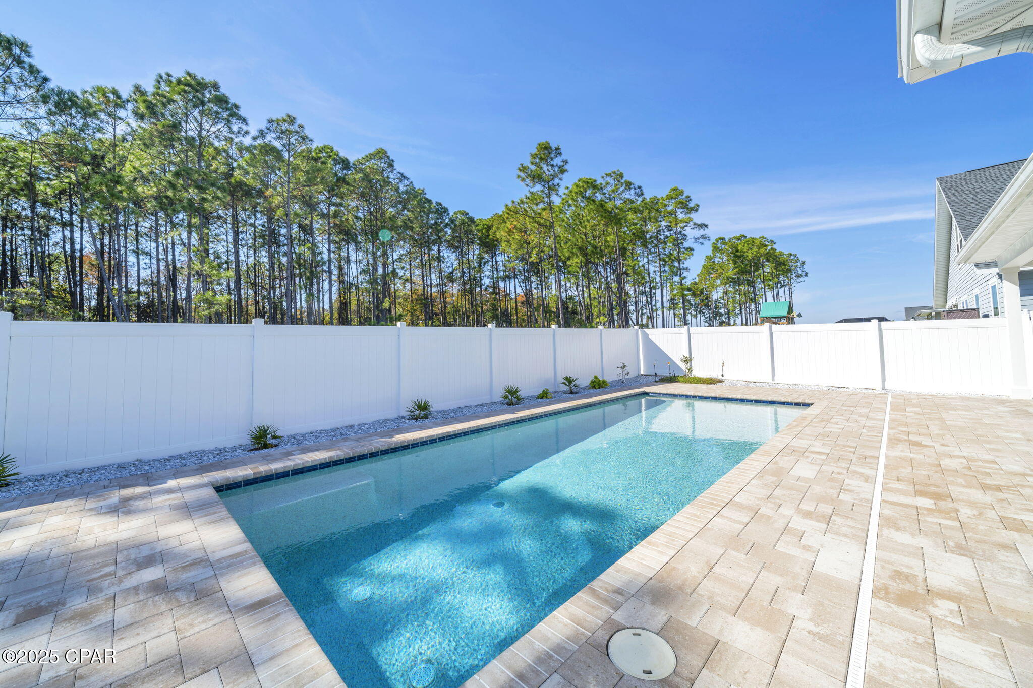 Image 3 For 615 Longpoint Way