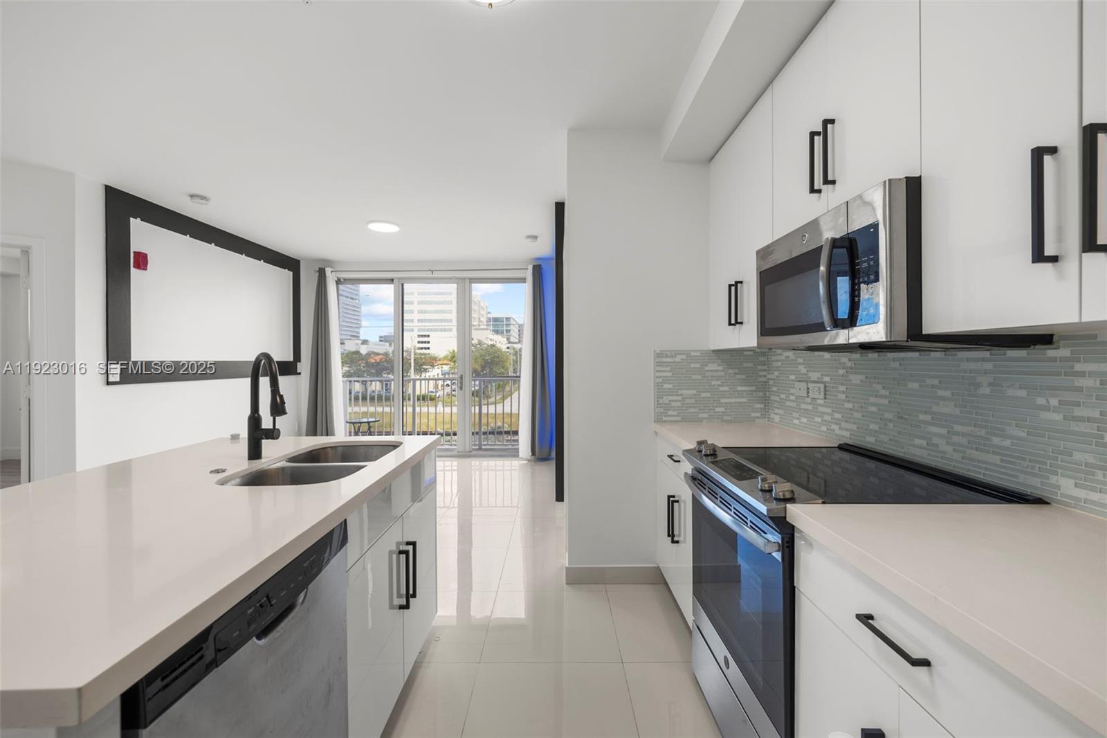 Weitzer Aventura Place Co