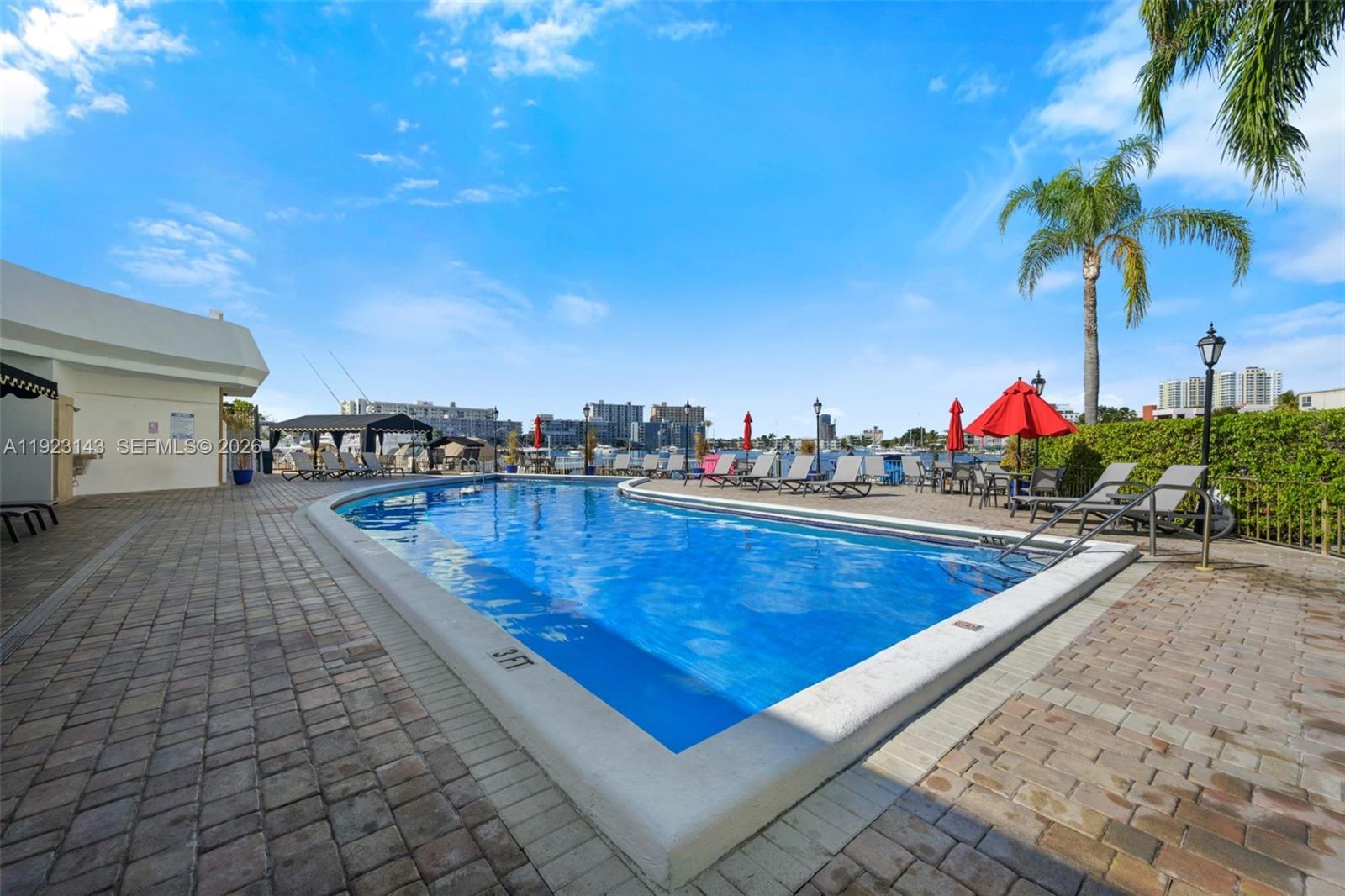 Lake Point Tower Condomin