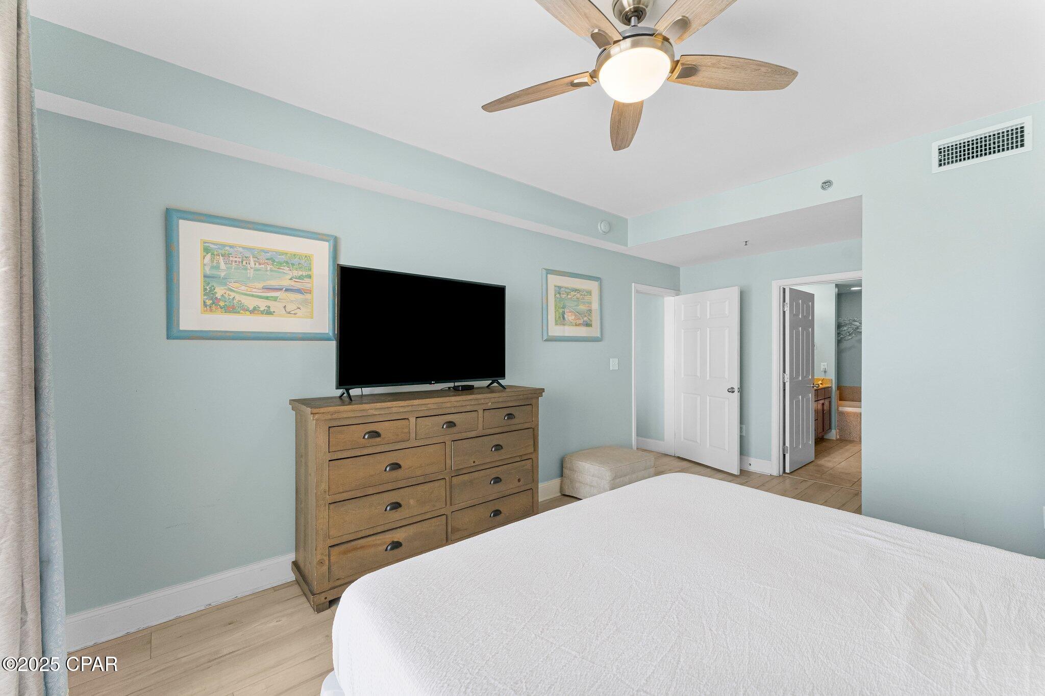 Image 20 For 9860 Thomas Drive 1125