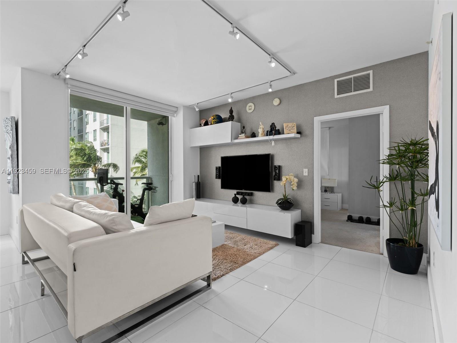 Vizcayne South Condo