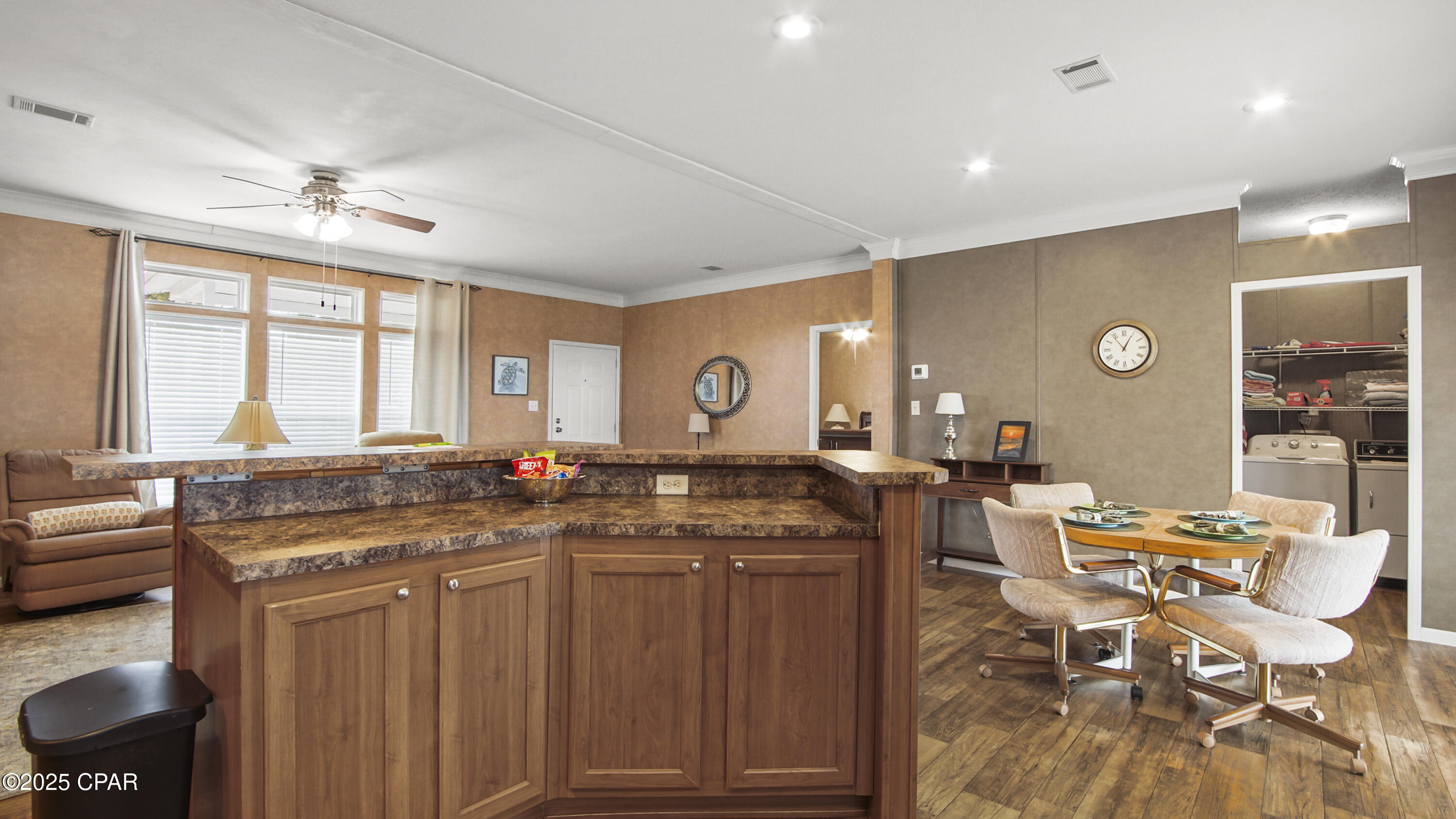 Image 12 For 105 Evergreen Street