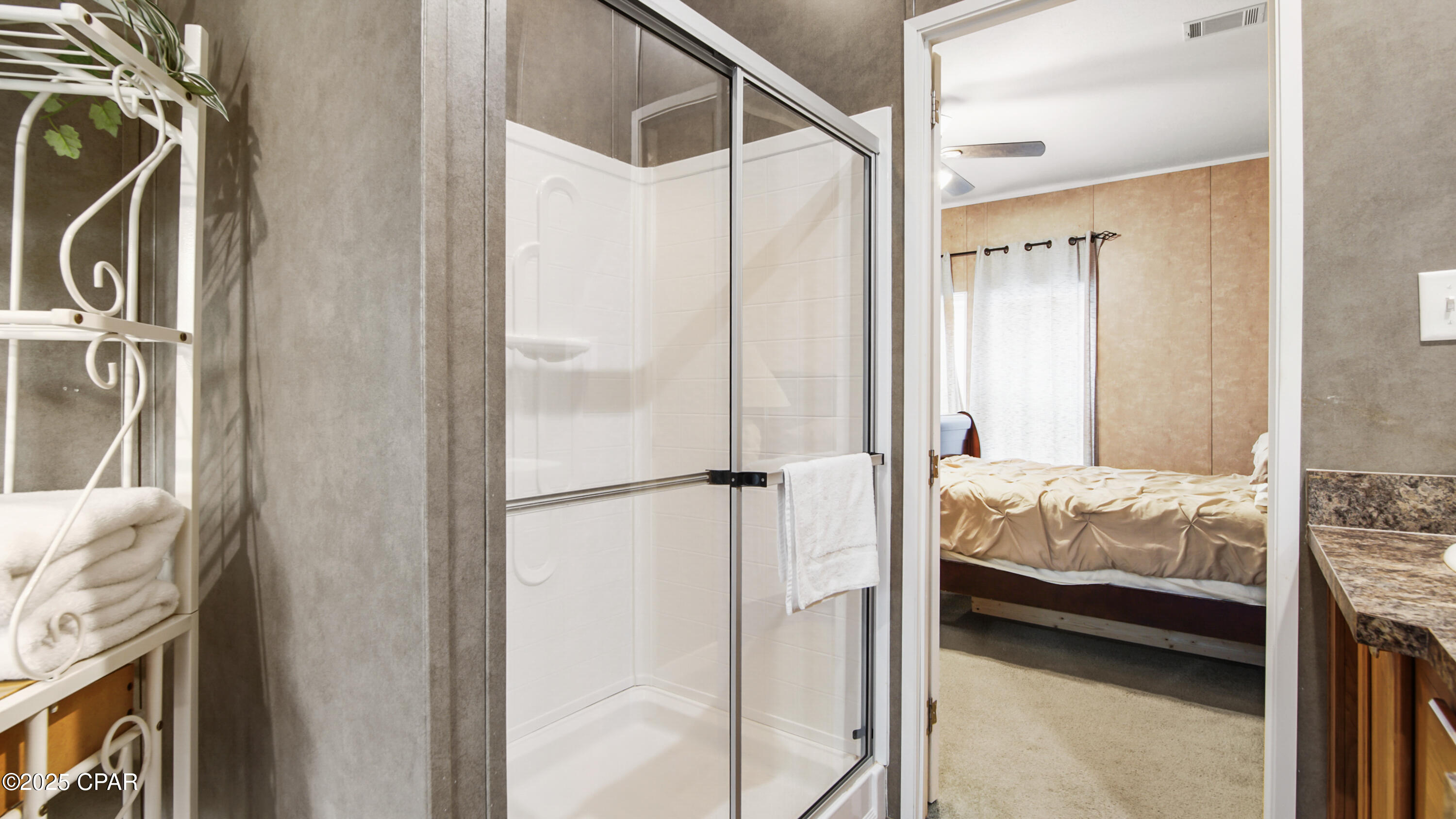 Image 19 For 105 Evergreen Street