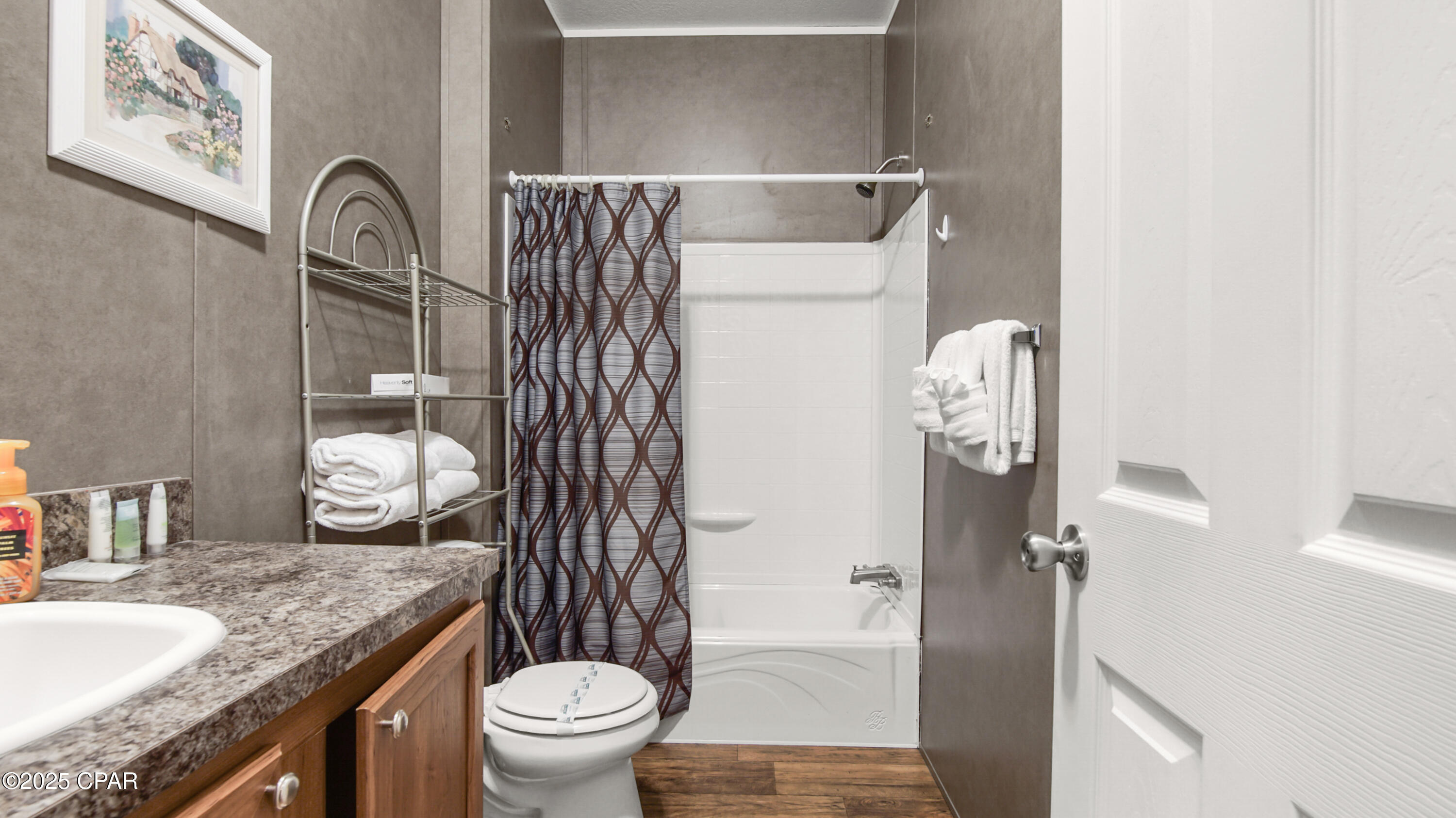 Image 24 For 105 Evergreen Street