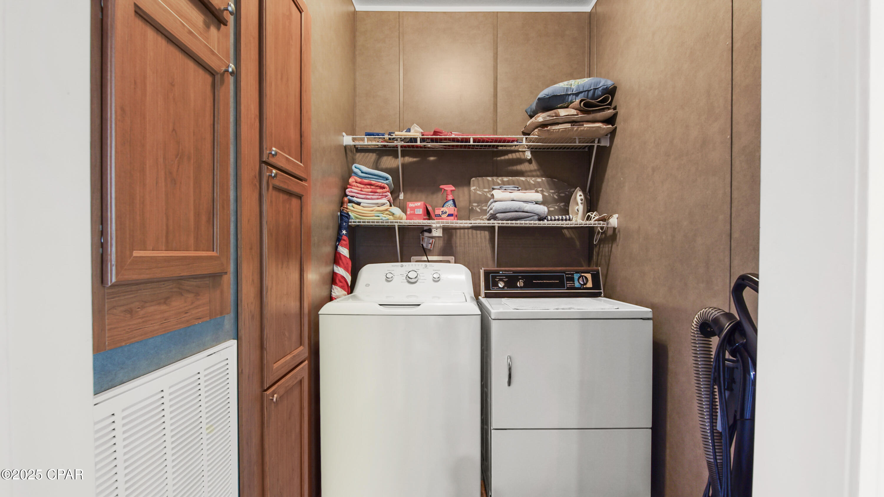 Image 26 For 105 Evergreen Street