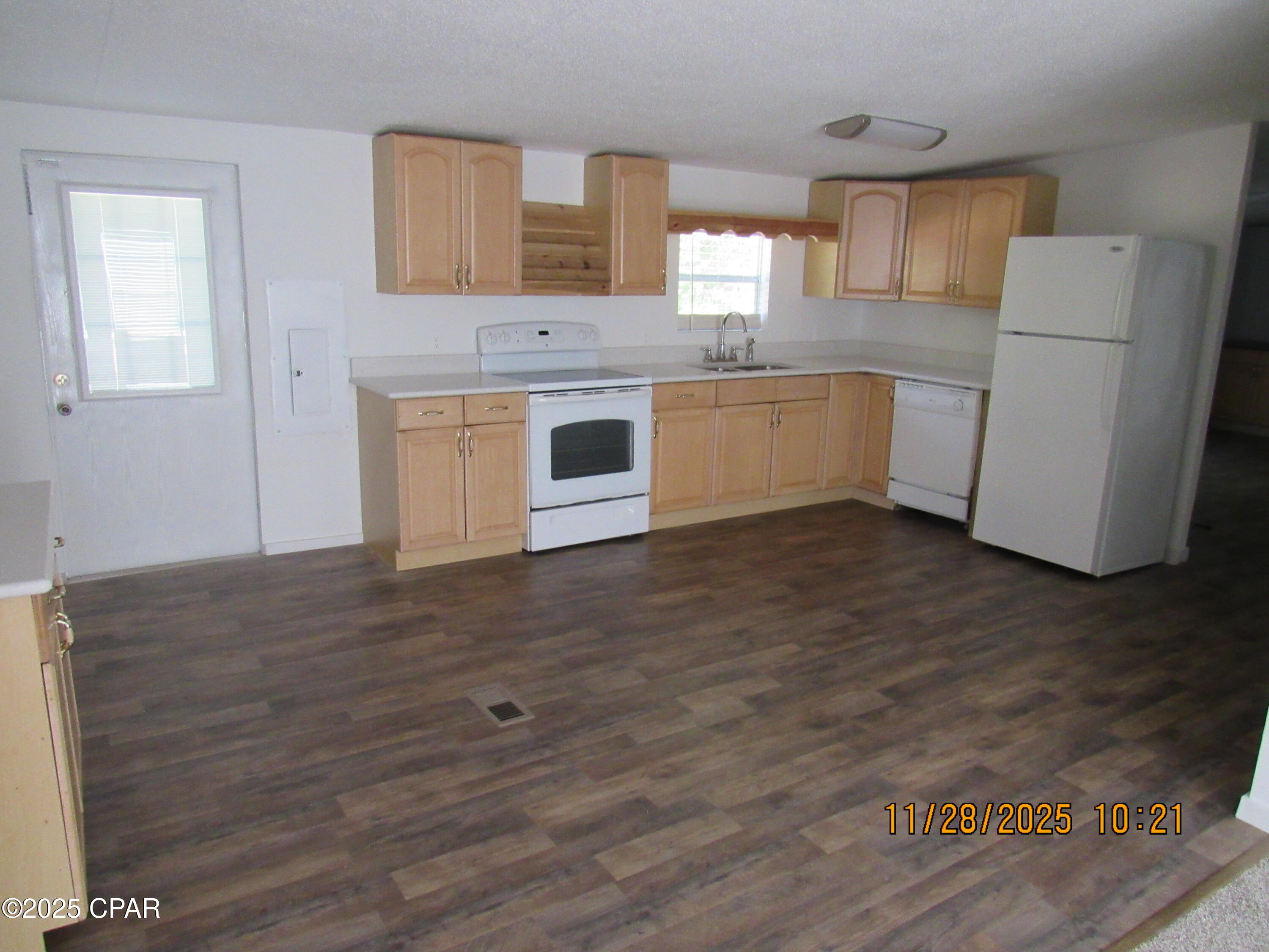 Image 14 For 2988 Five Points Road