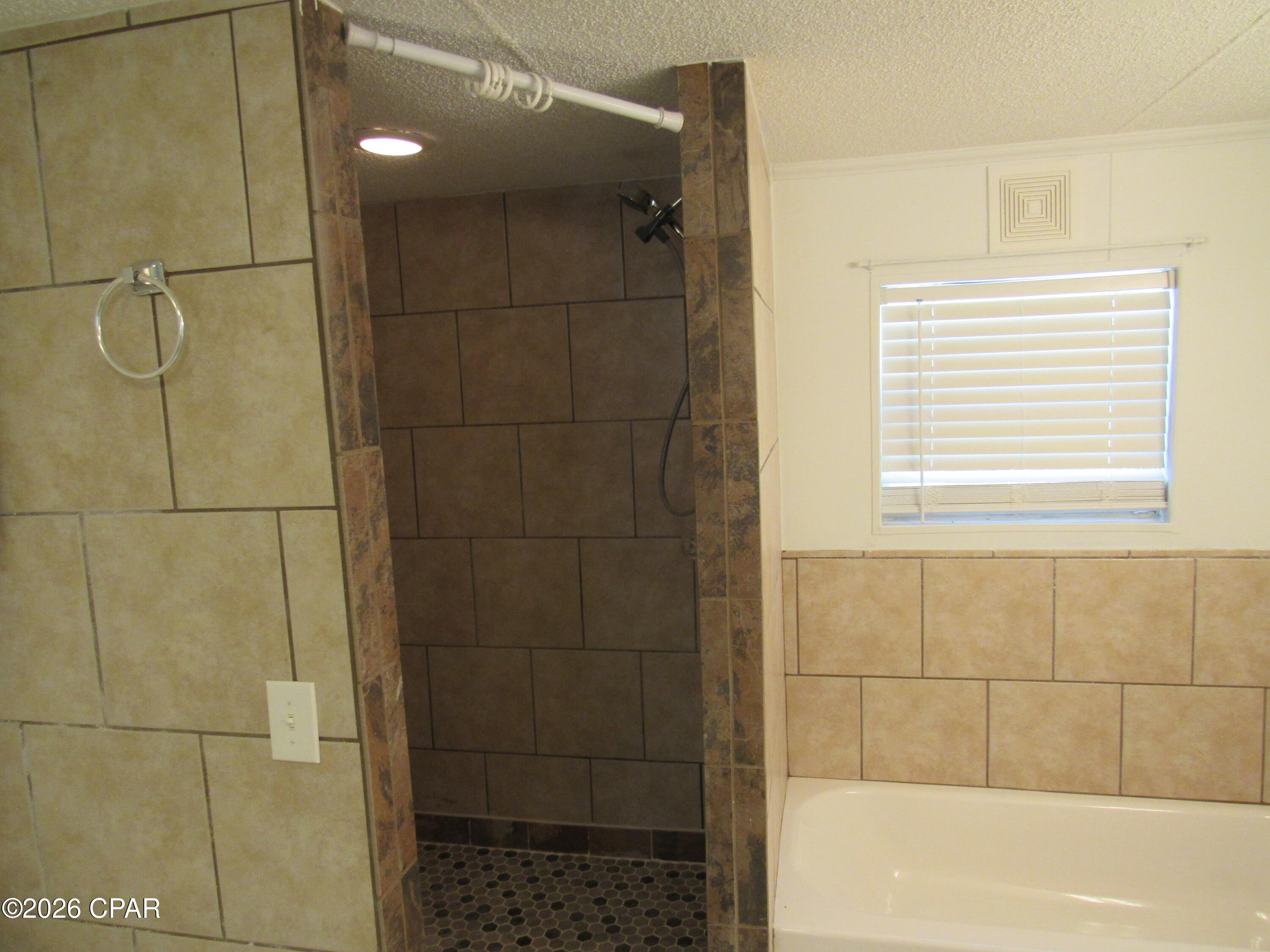 Image 37 For 2988 Five Points Road