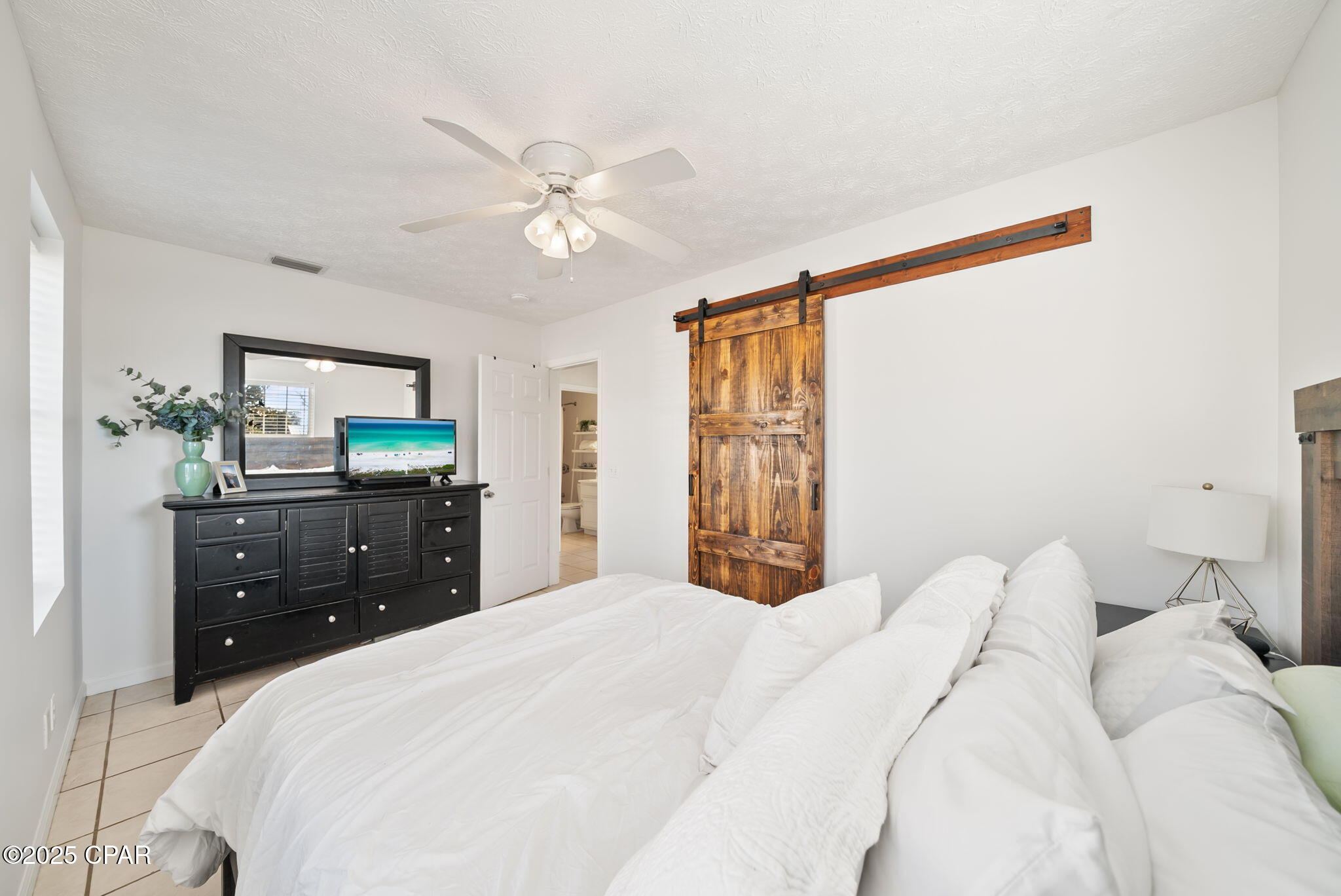 Image 20 For 440 Macarthur Avenue