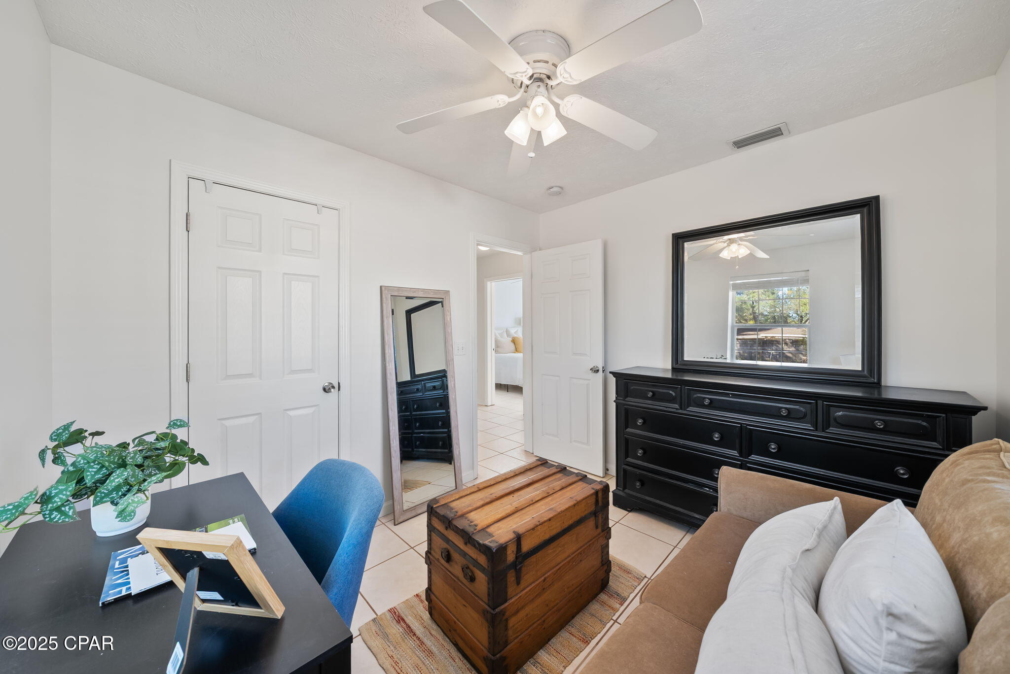 Image 22 For 440 Macarthur Avenue