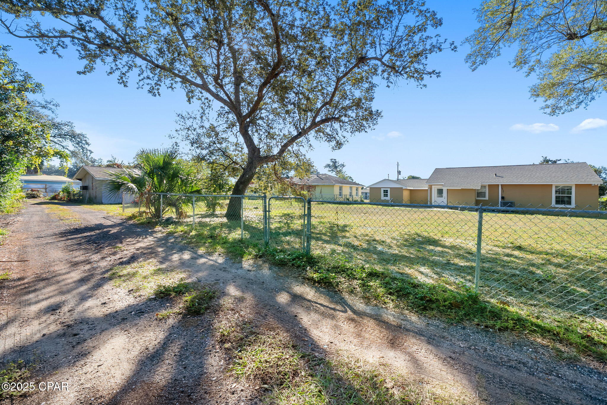 Image 24 For 440 Macarthur Avenue