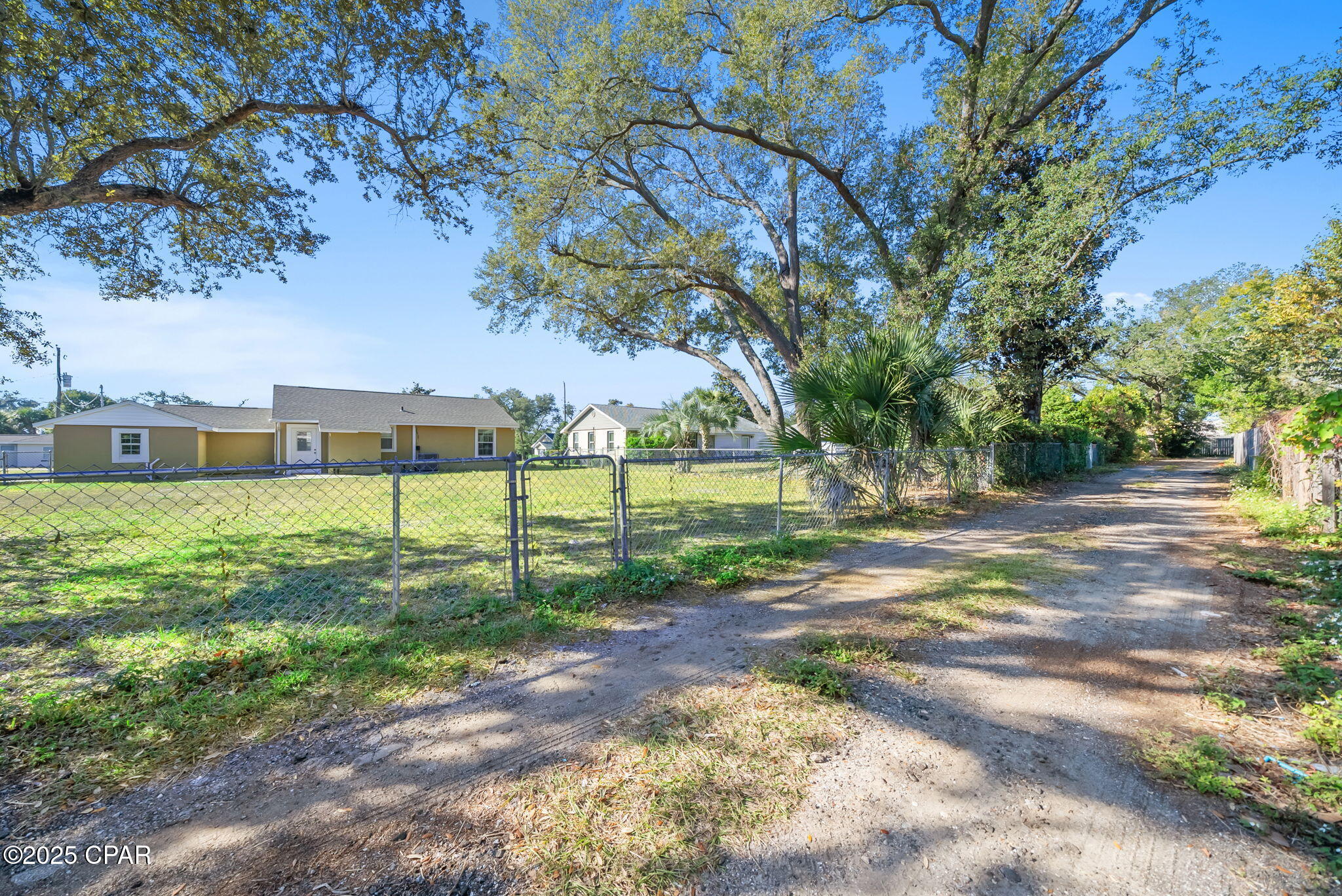 Image 25 For 440 Macarthur Avenue