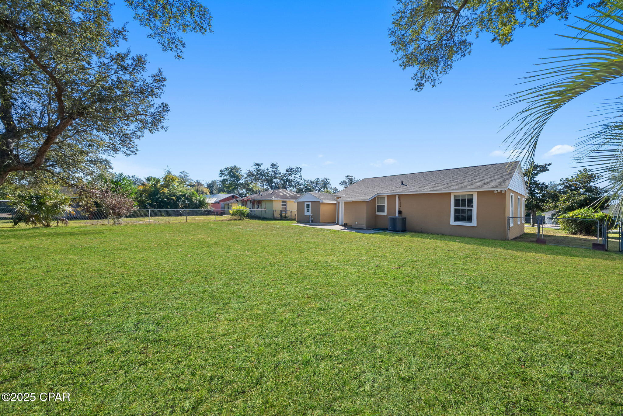 Image 26 For 440 Macarthur Avenue