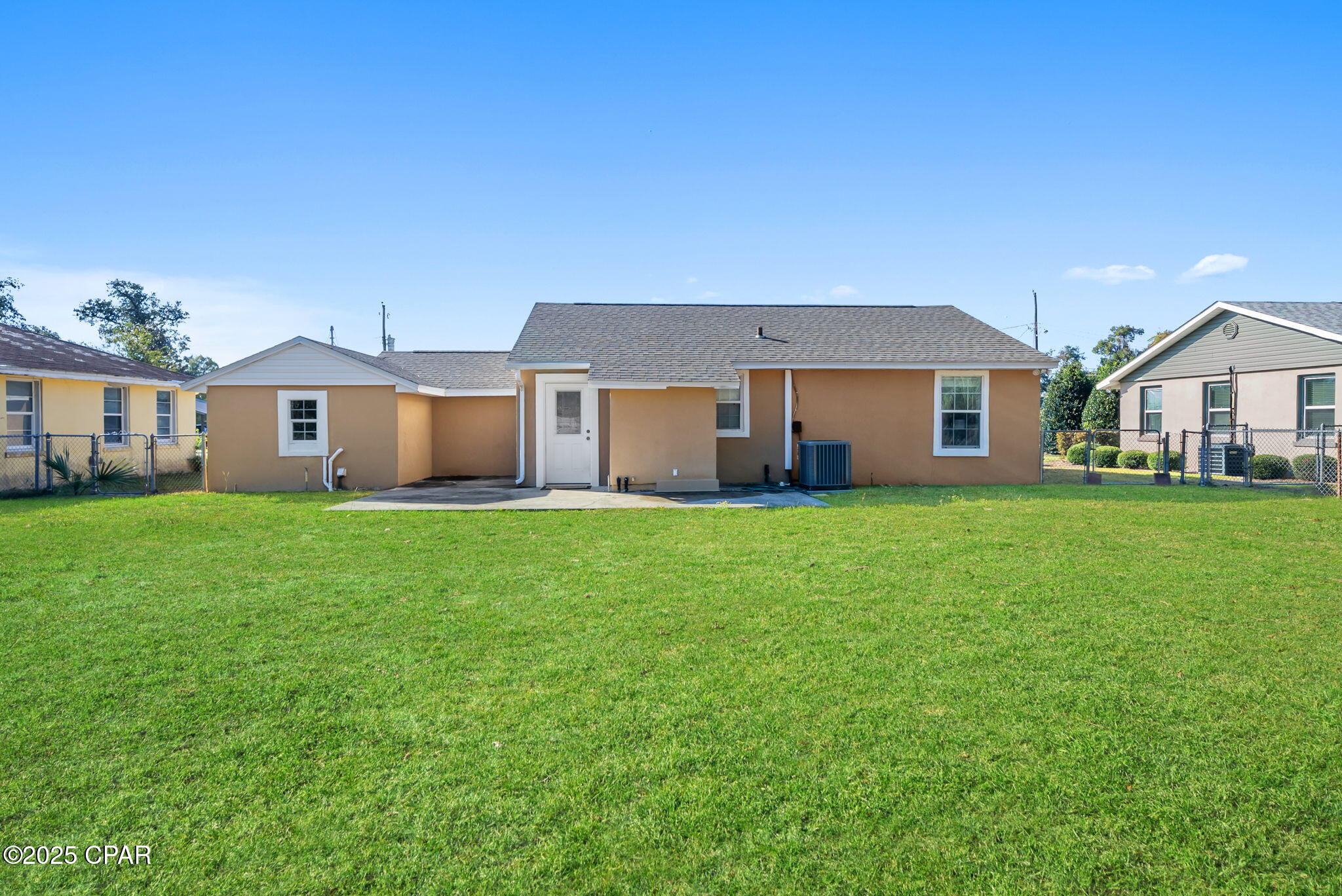 Image 28 For 440 Macarthur Avenue