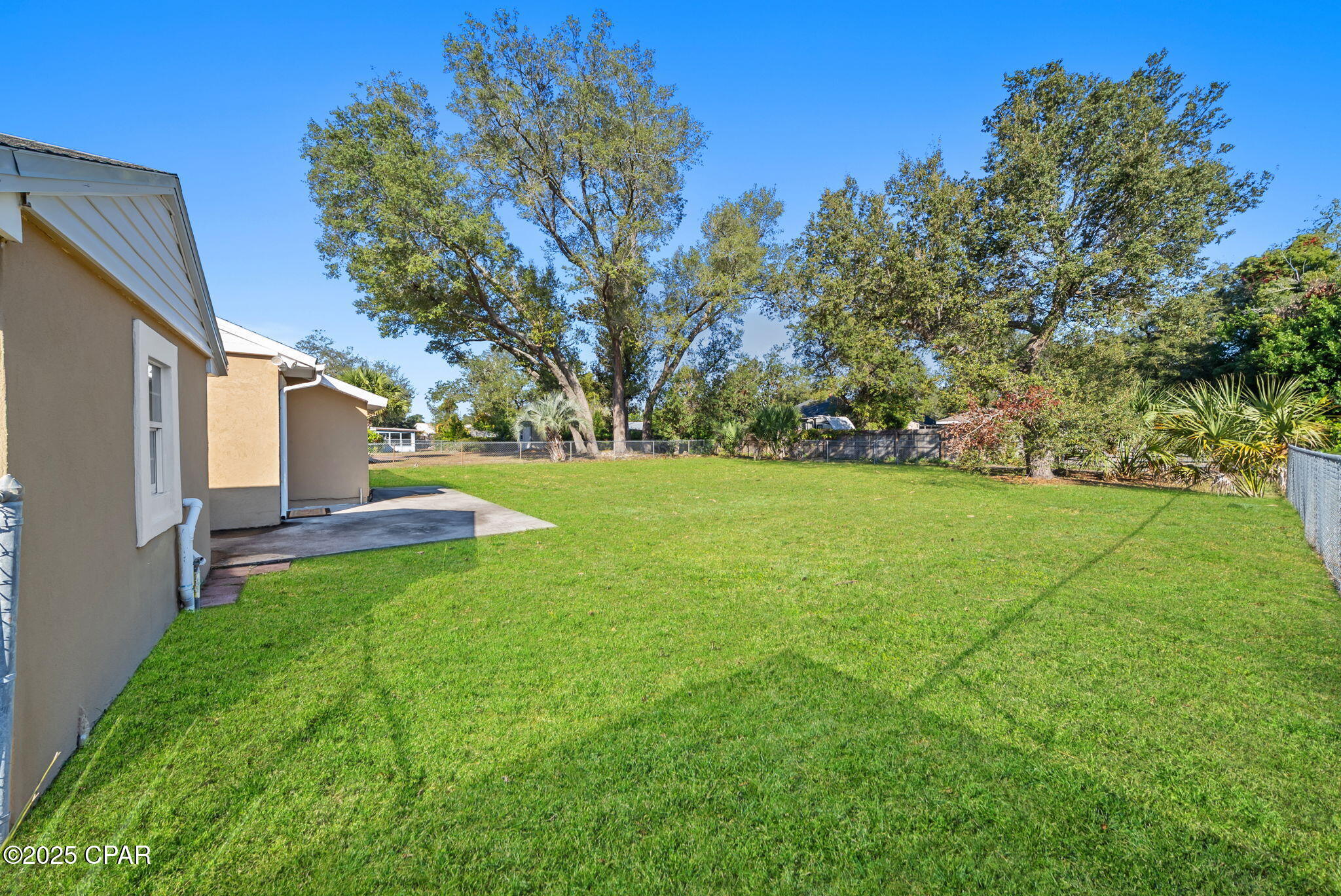 Image 29 For 440 Macarthur Avenue