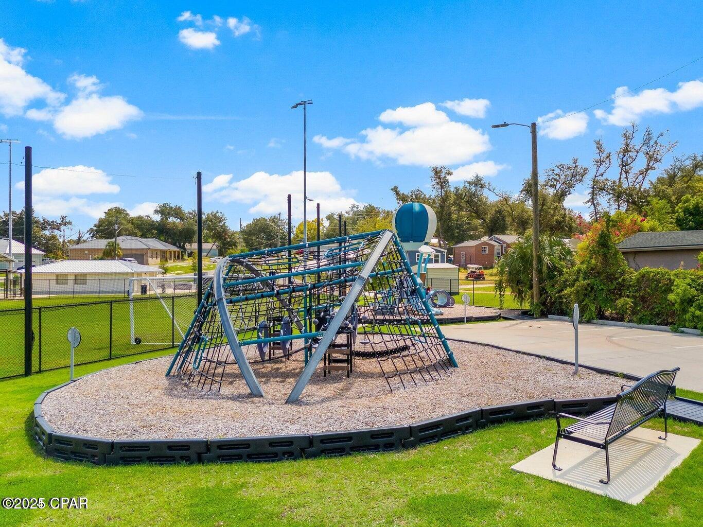 Image 35 For 440 Macarthur Avenue