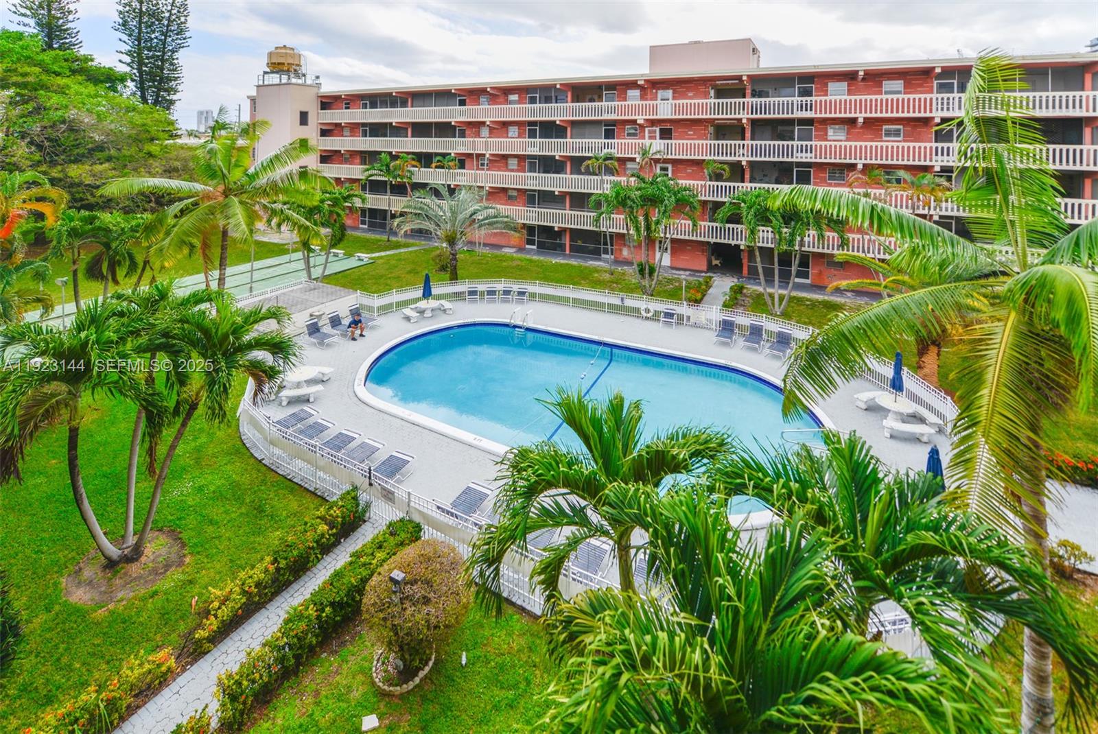 Eldorado Plaza West Condo