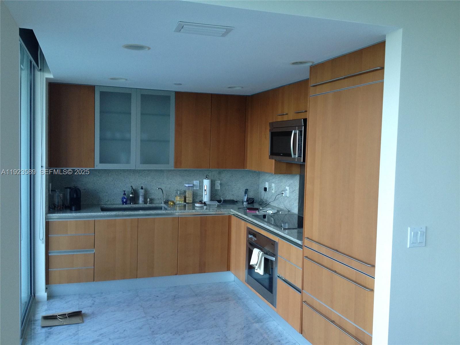 Grovenor House Condo