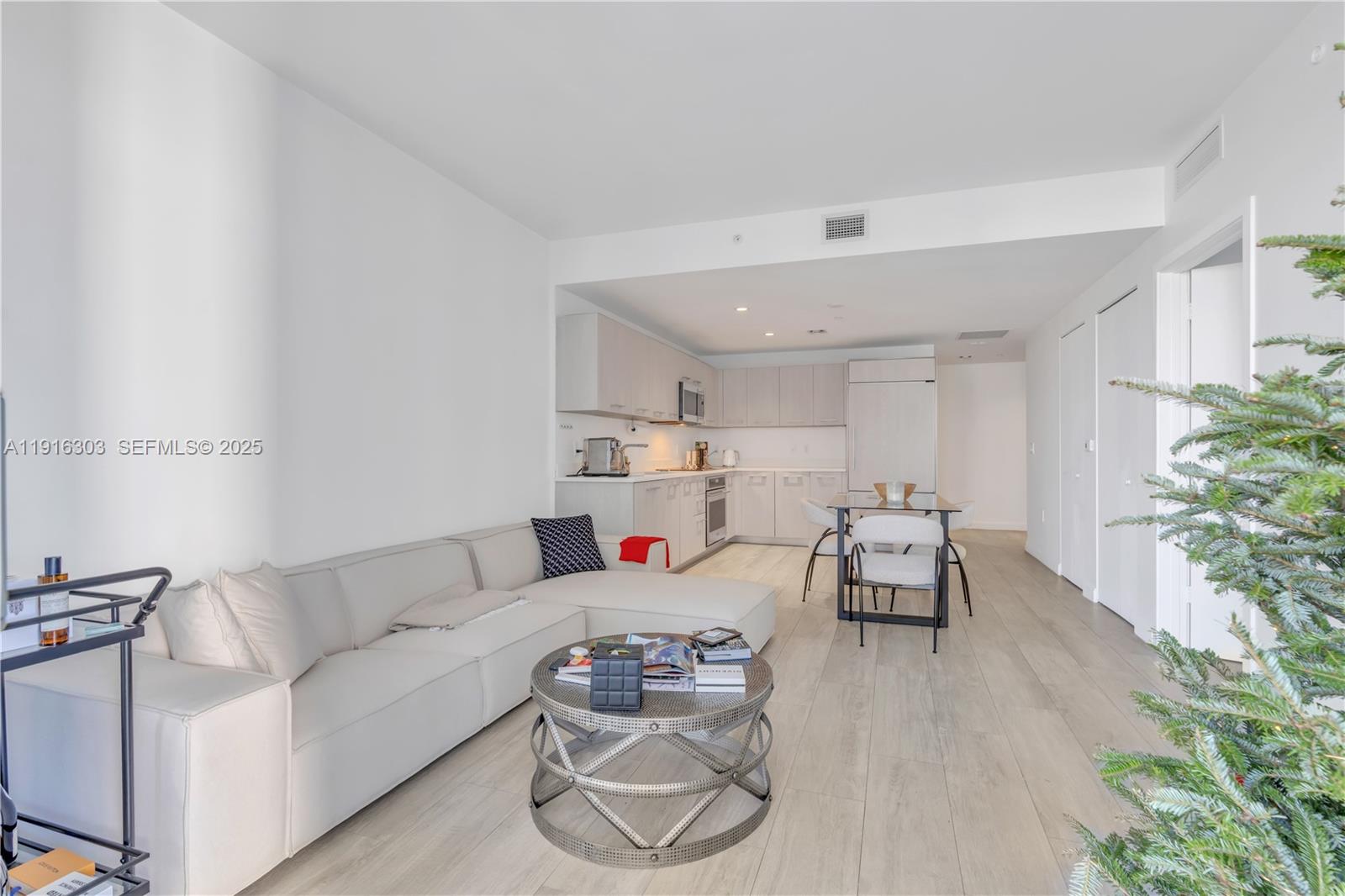 Brickell Heights West Con