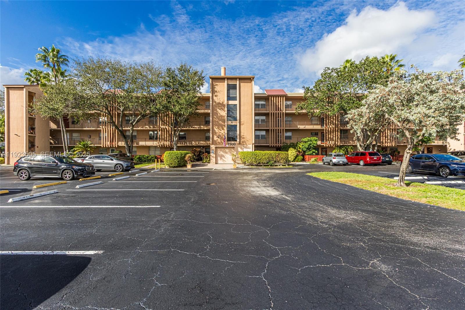 Palm Lakes Condo