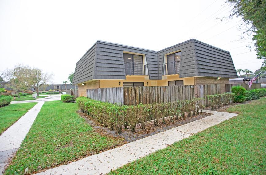 Village Of Sandalwood Lak