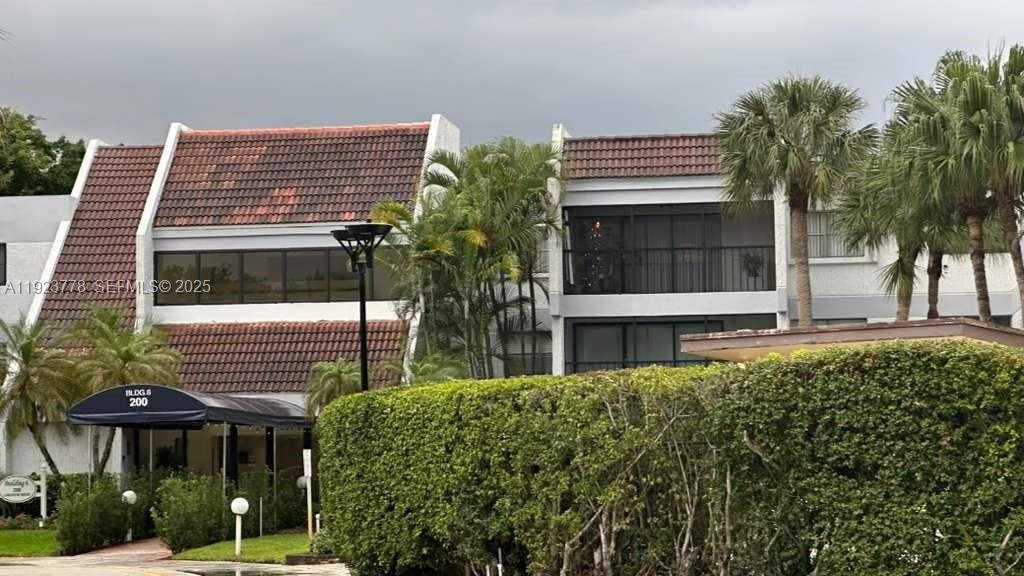 Building Six Of Racquet C