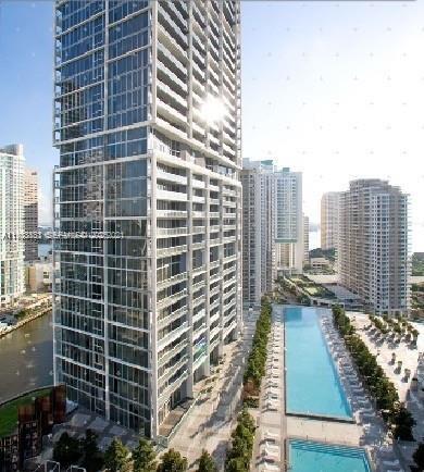 Icon Brickell No Two