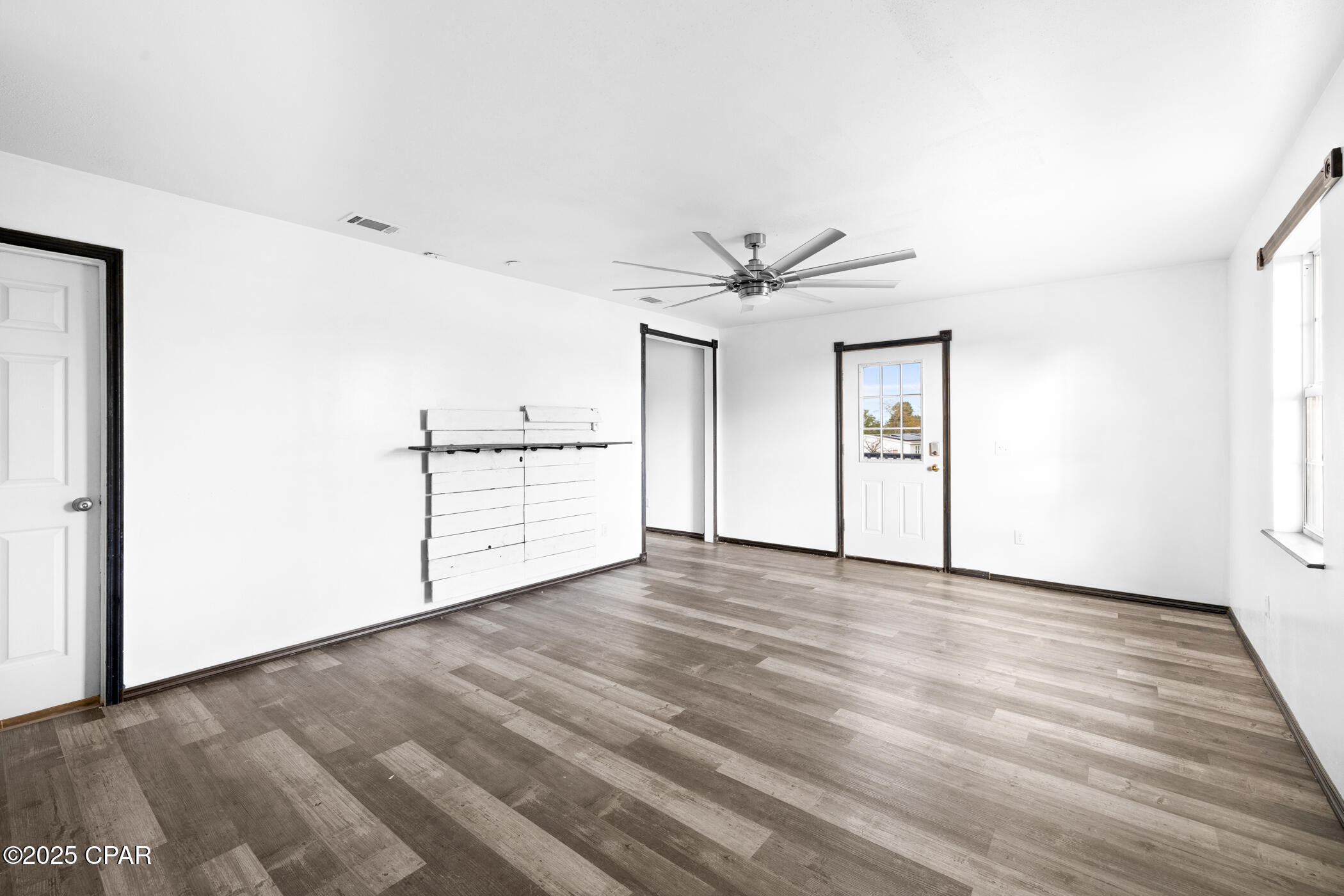 Image 8 For 816 Transmitter Road