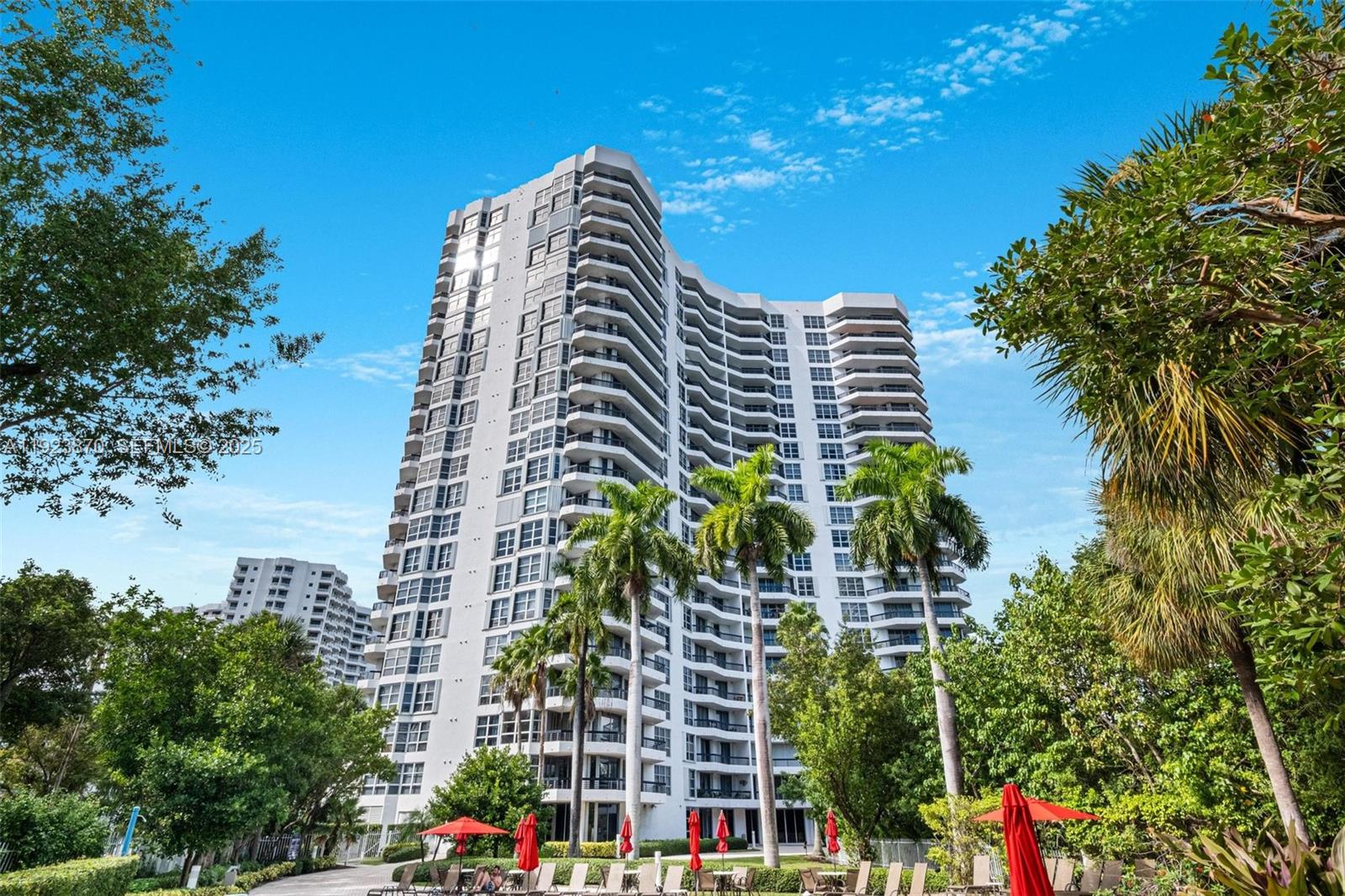 Mystic Pointe Tower 600 C