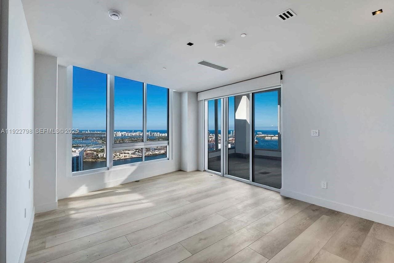 465 Brickell Ave 5701