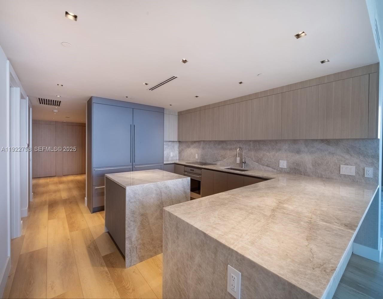 465 Brickell Ave 5701