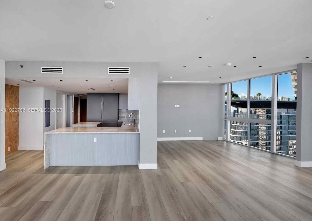 465 Brickell Ave 5701