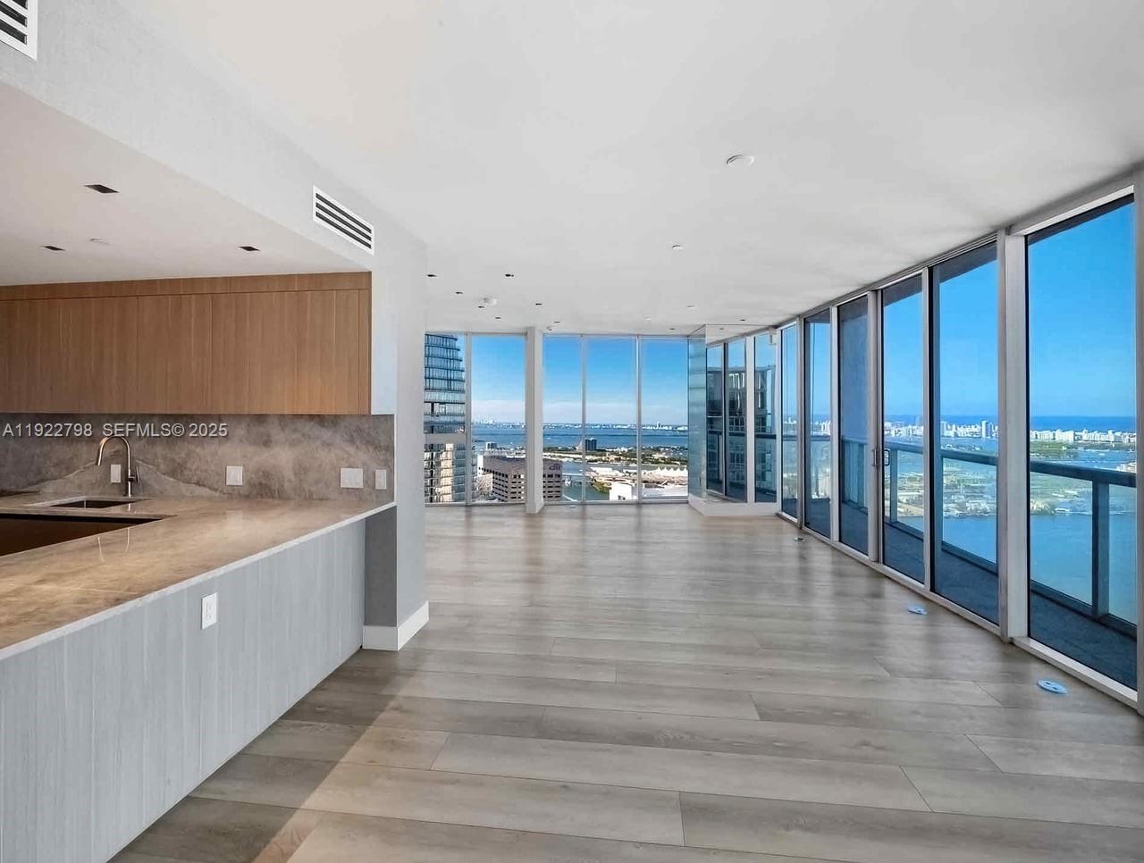 465 Brickell Ave 5701